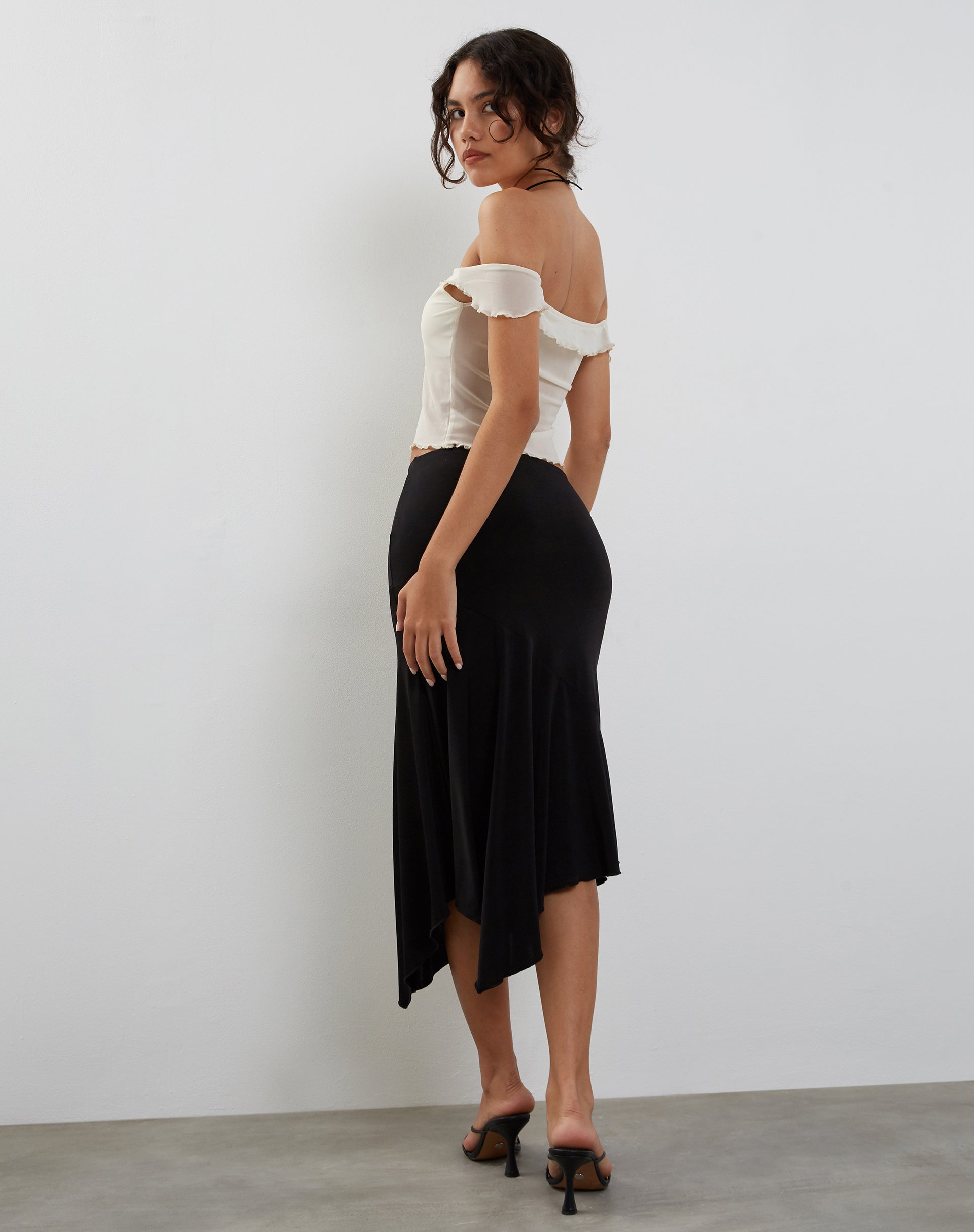 Imagen de Nabil Bardot Top en Mesh Crema