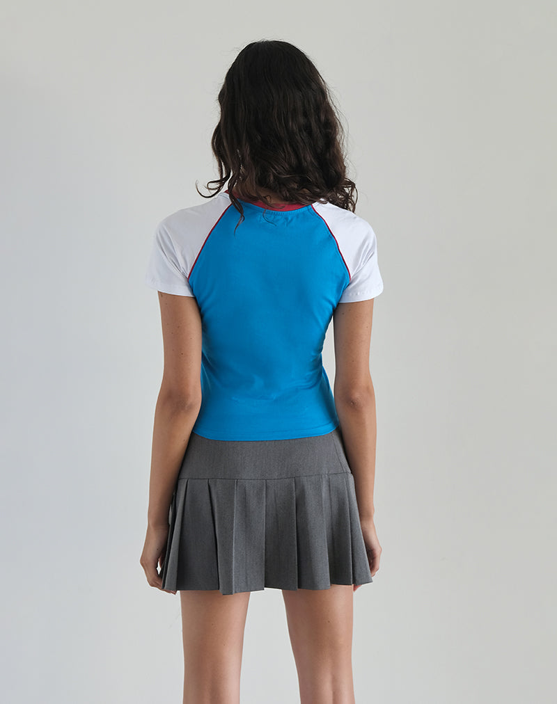 Imagen de Nagita Racer Top en azul aguamarina con ribetes rojos