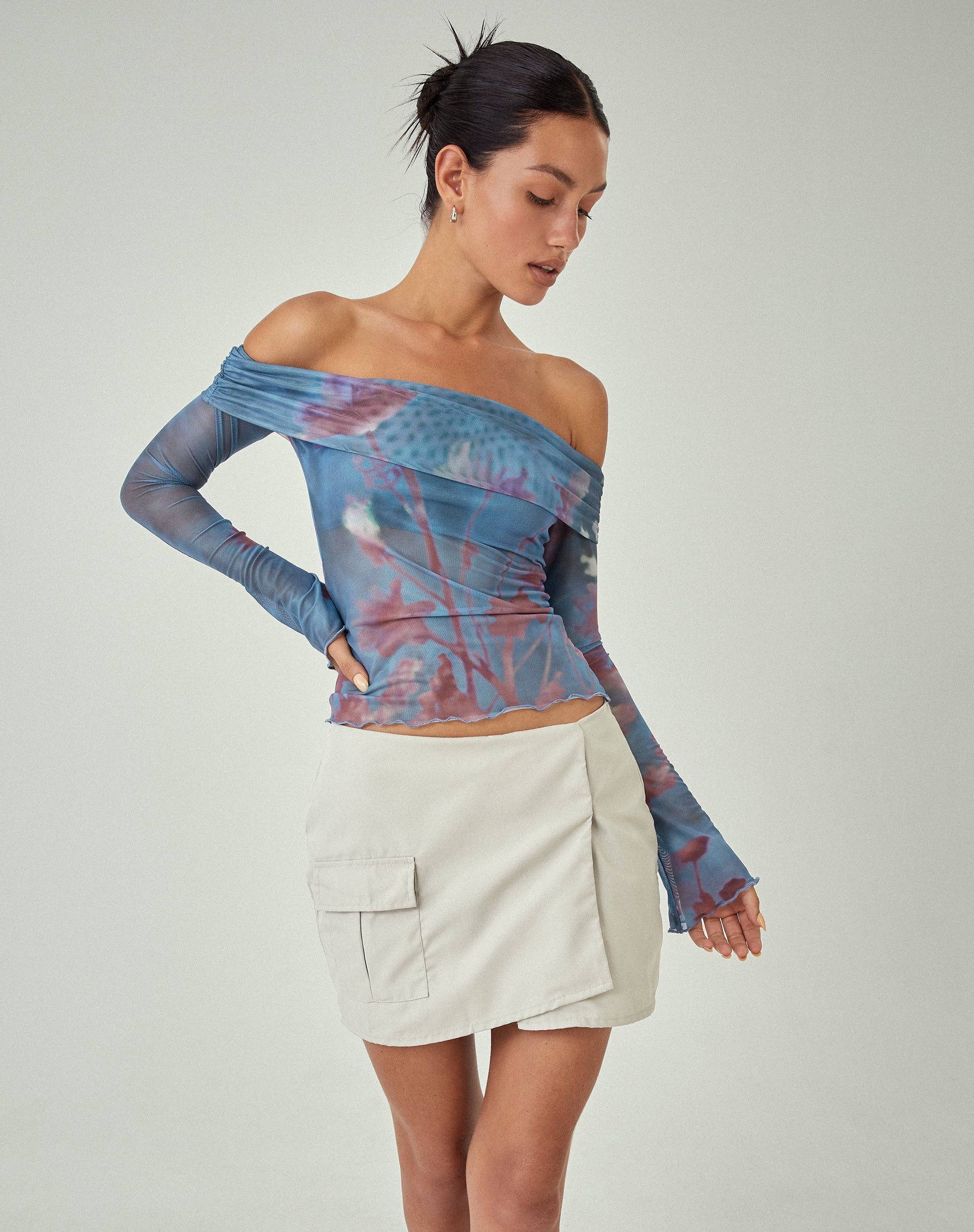 imagen de MOTEL X JACQUIE Nagya Top de manga larga en Lumen Mesh Azul