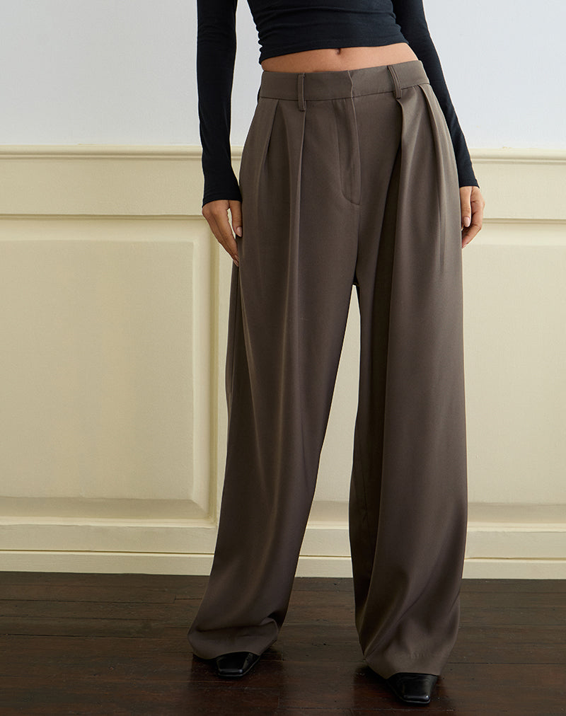 Pantalón Nala con pliegues anchos en trufa de sastrería