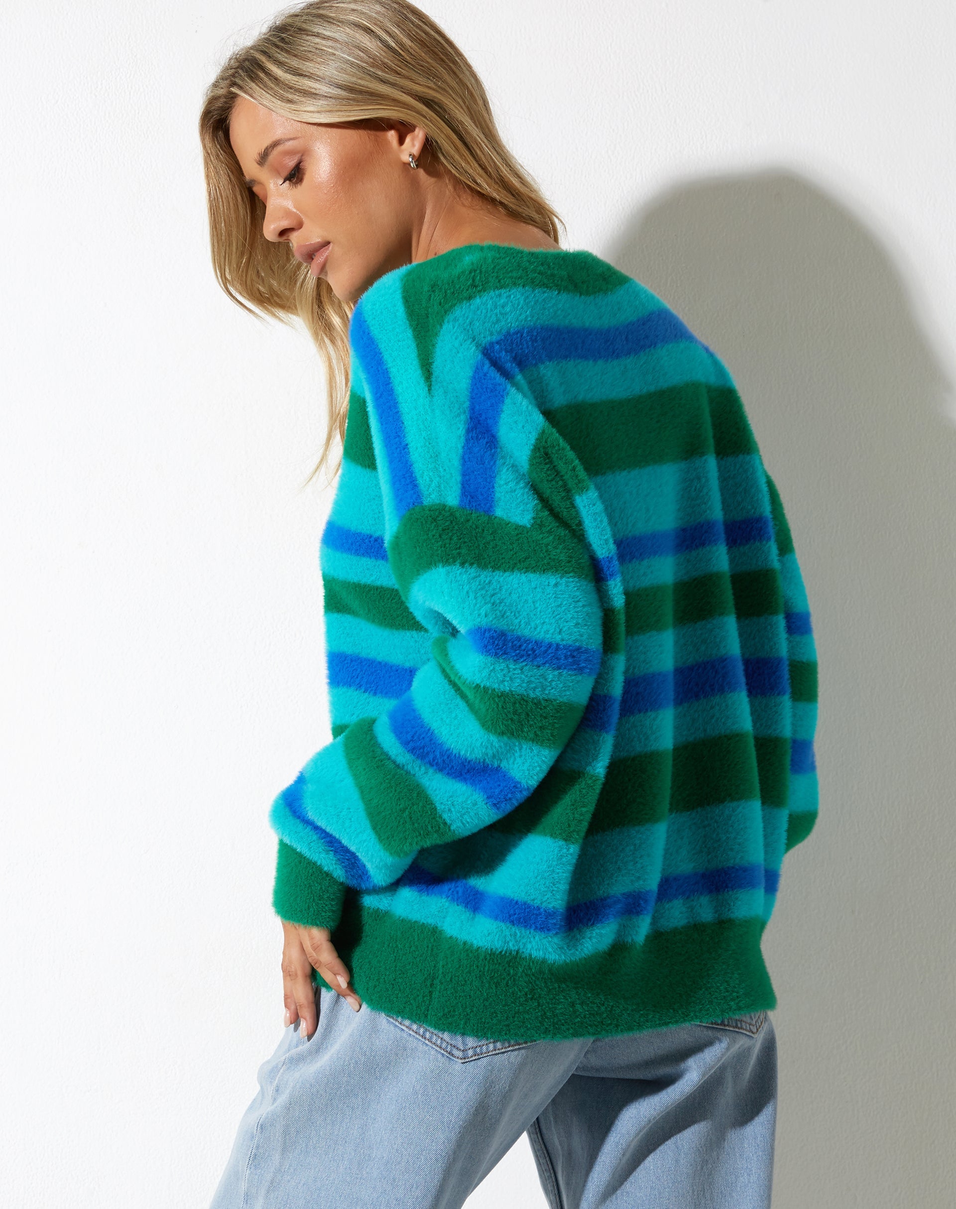imagen de Namari Jumper en Fluffy Yarn Turquoise