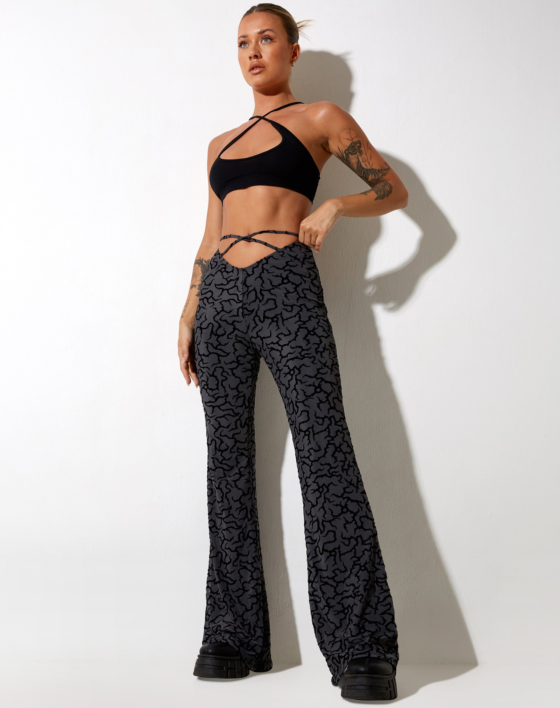 Imagen de Nancha Flare Trouser in Tribal Flock