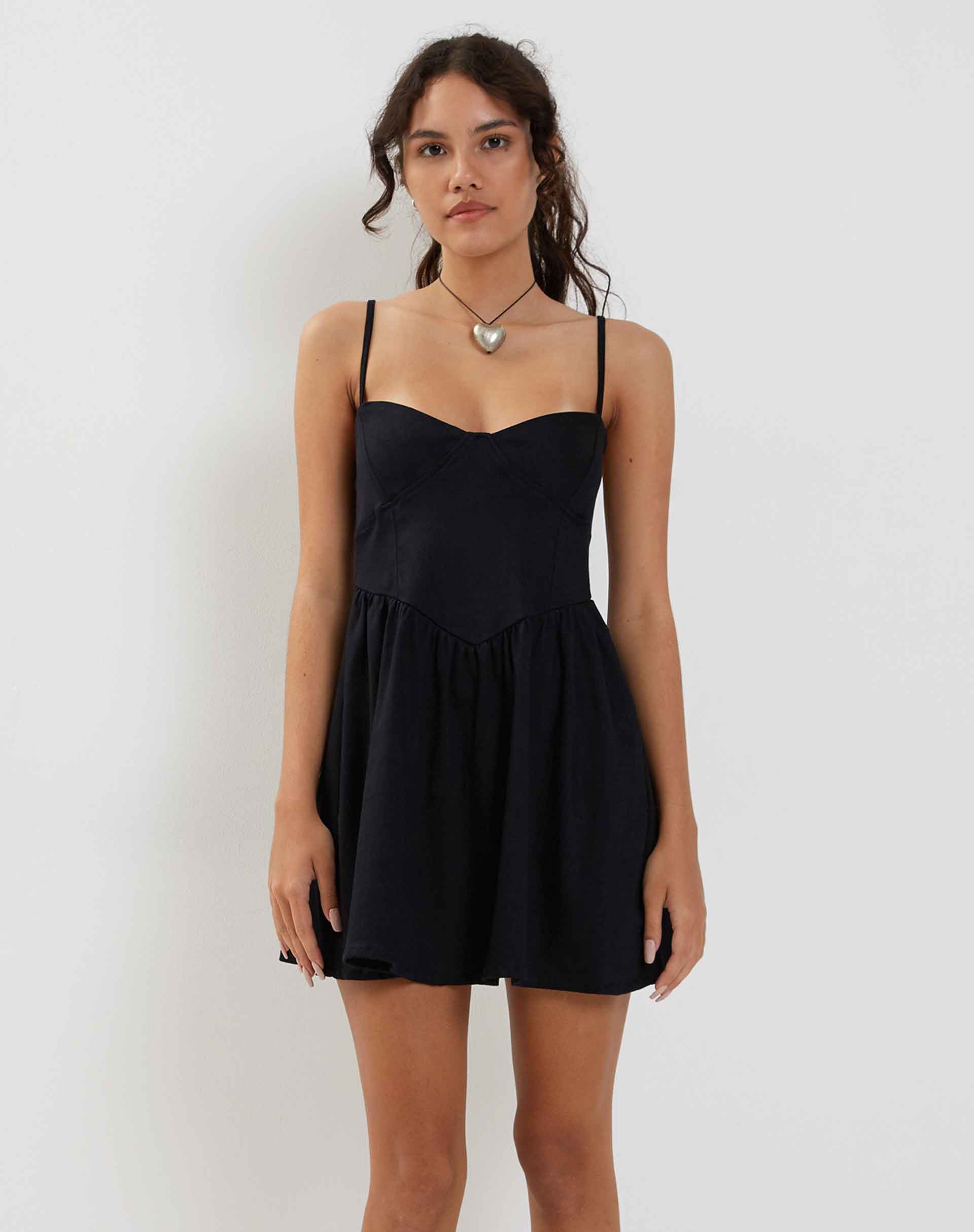 Imagen del minivestido Nanisa negro