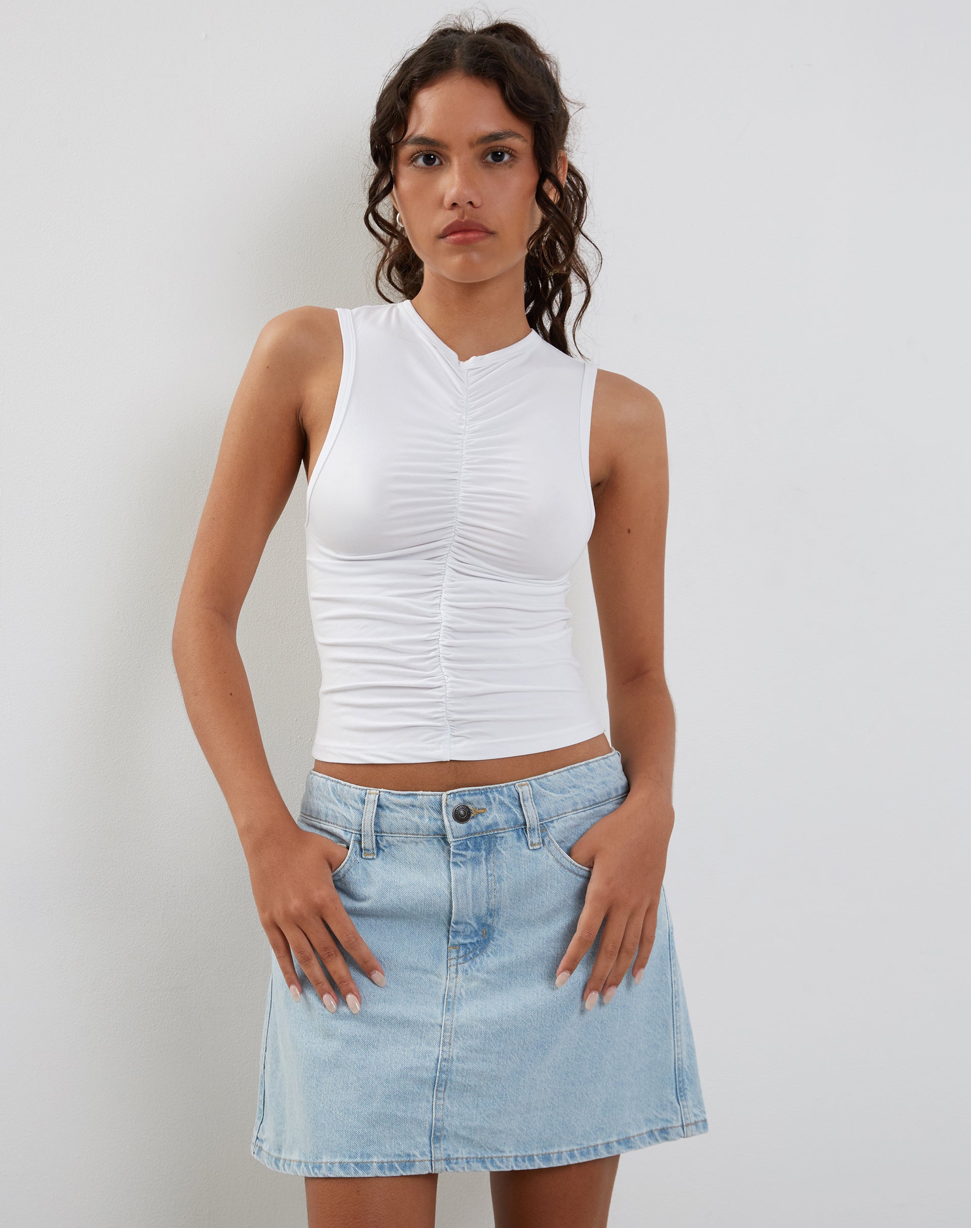 imagen de Naoko Ruched Top in White