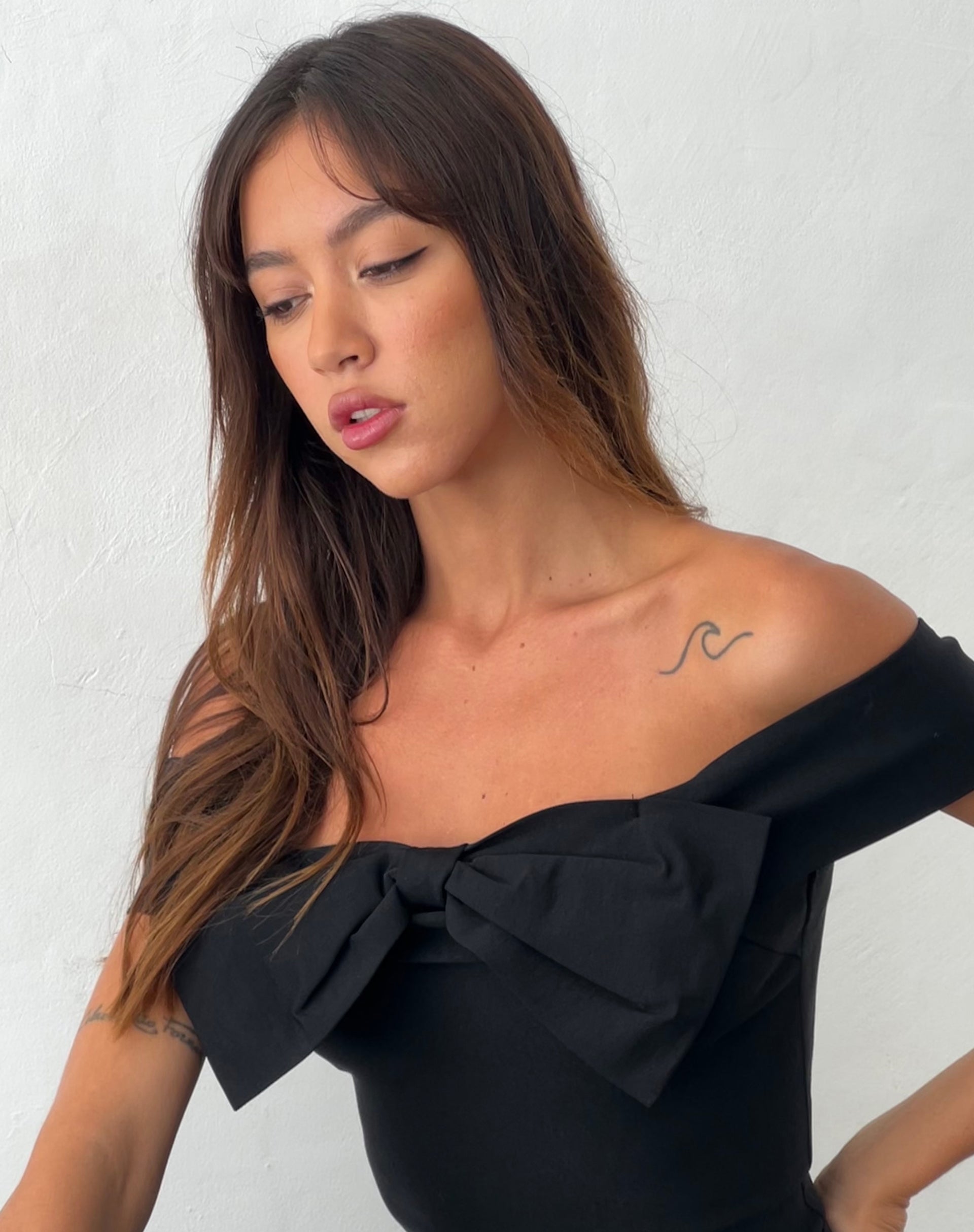 Imagen de Naras Top Bardot con Lazo en Negro Sastrería