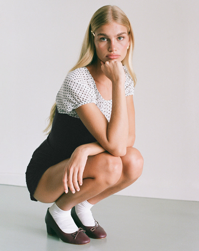 Naria Top de gasa blanca Basic Polka Negro