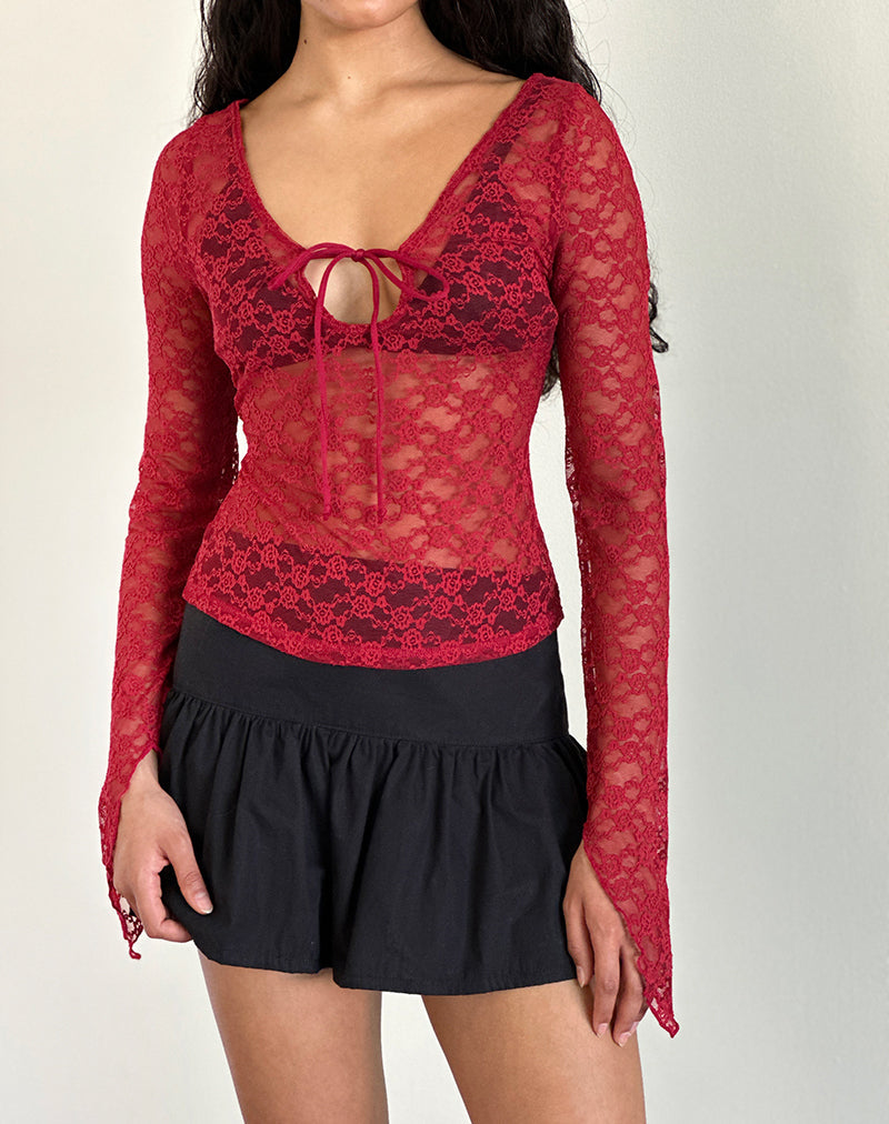 Natasha Tie Front Top en Mari Lace Rojo