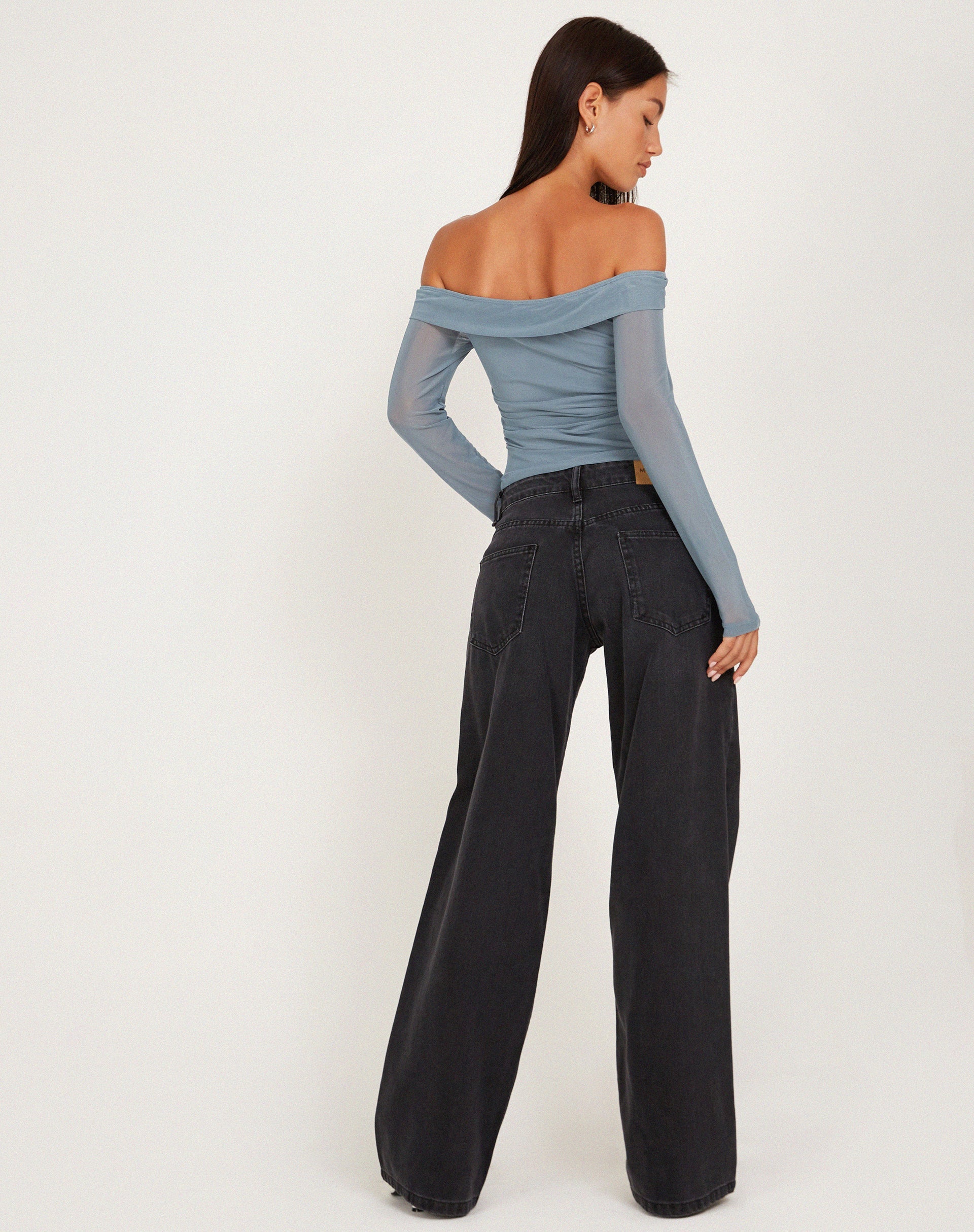 Imagen de Nauri Mesh Bardot Top en Gris Azulado