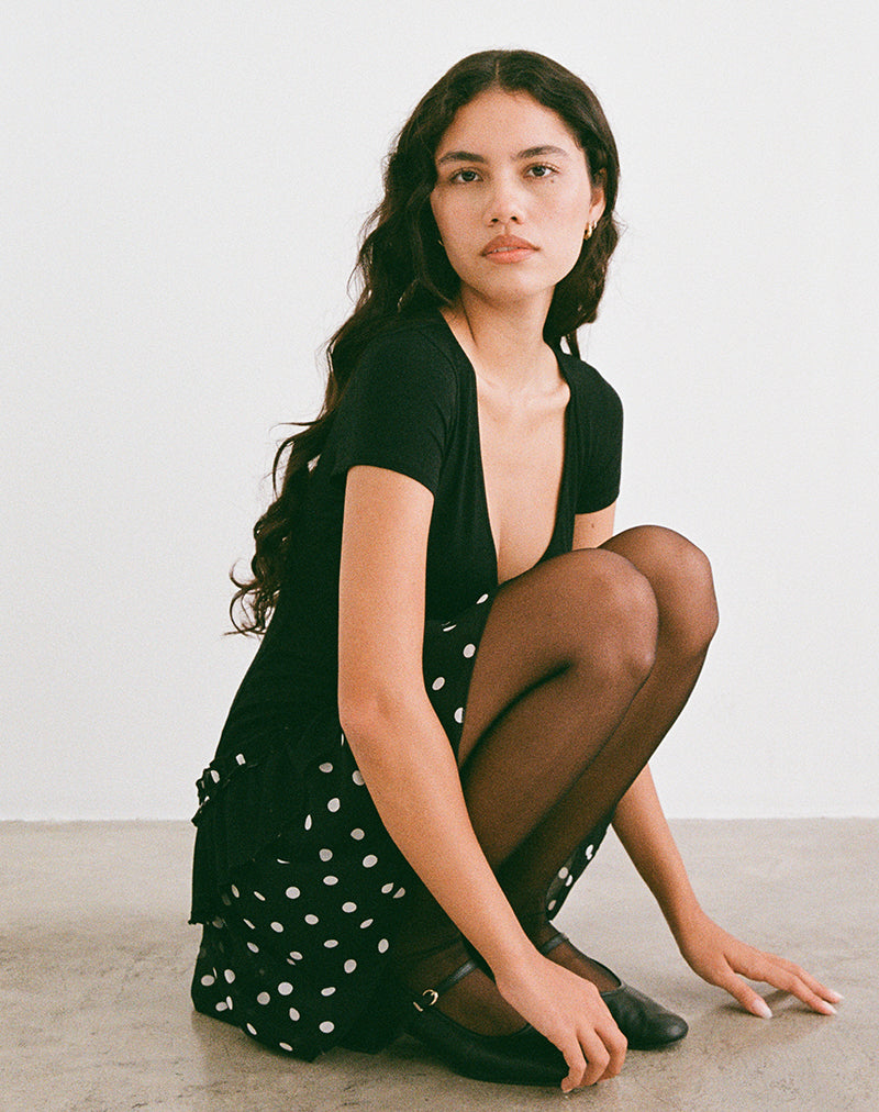 Imagen de Navya Wrap Mini Dress in Polka Blanco y negro