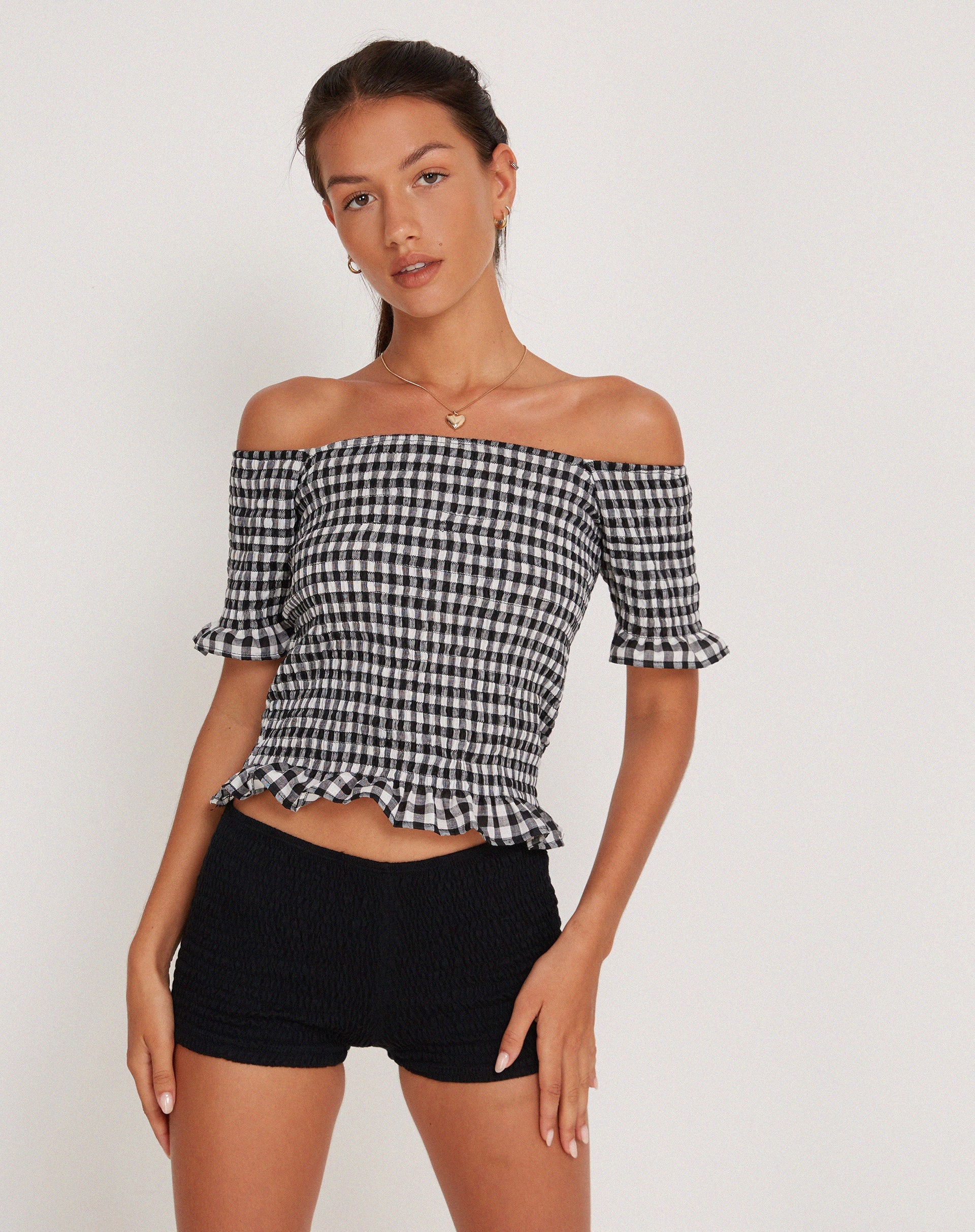 Imagen de Rerita Shirred Micro Shorts en Negro