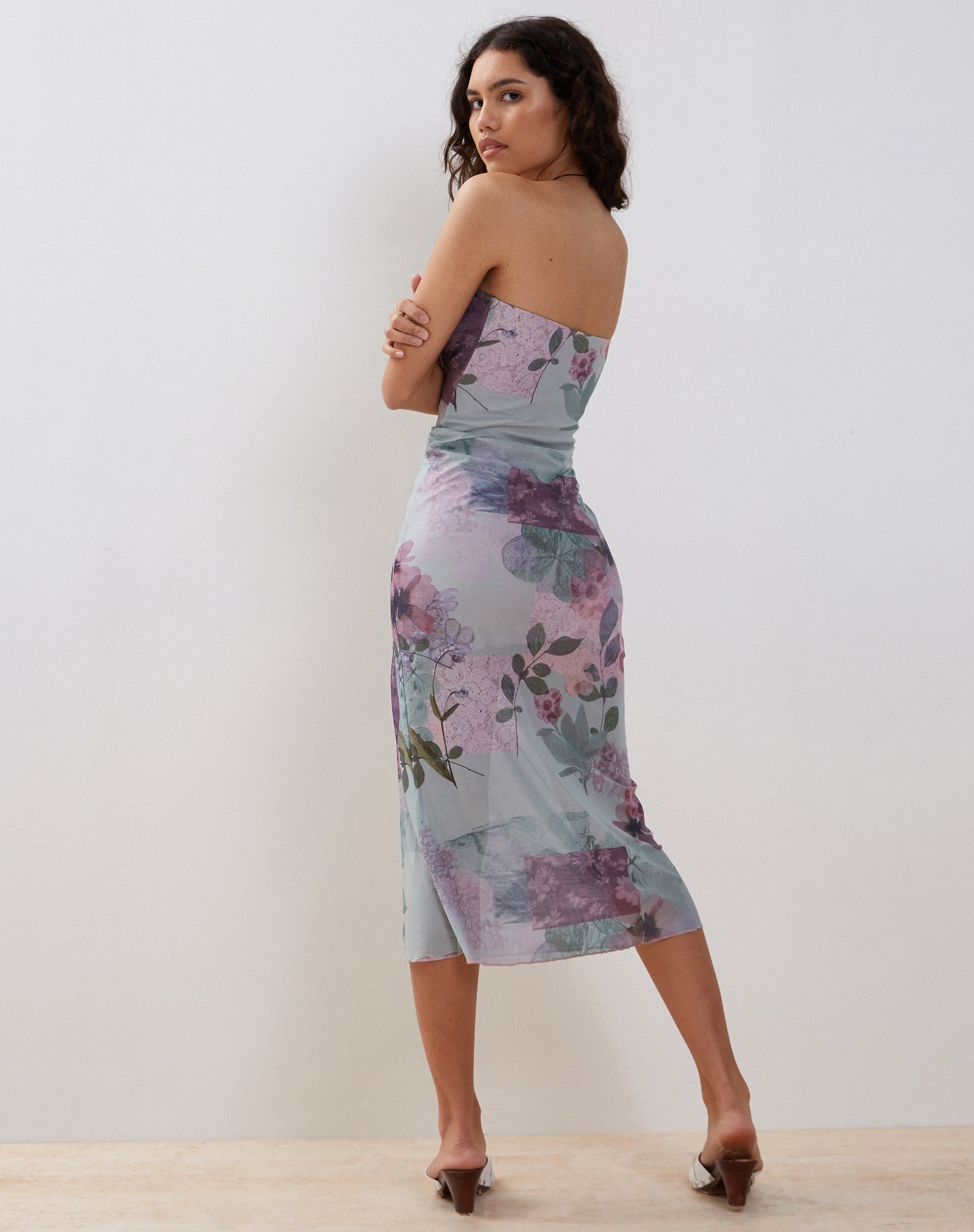 Imagen de Nehwa Bandeau Mesh Midi Dress in Abstract Scrapbook