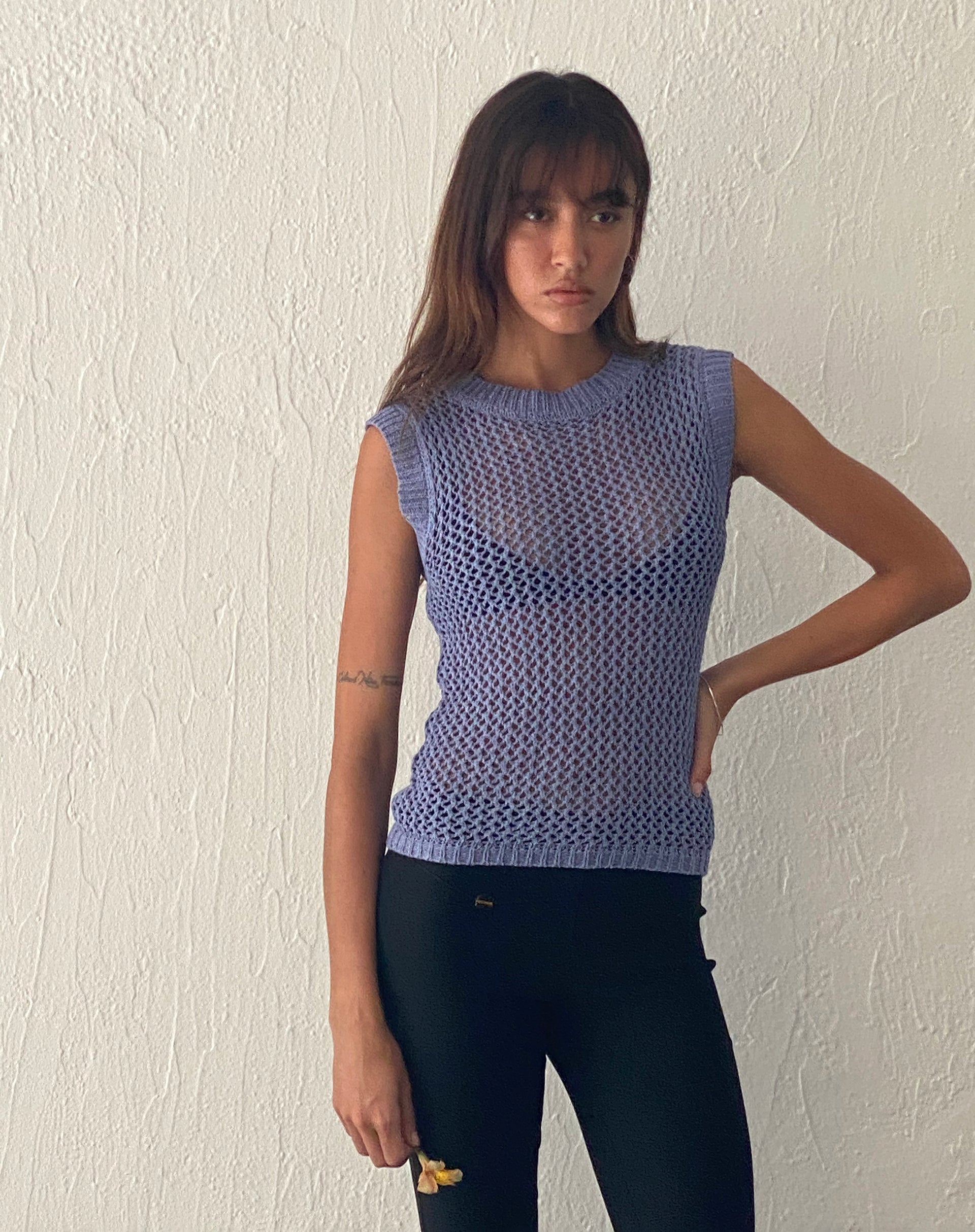 Imagen de Nibura Open Back Vest Top en punto azul