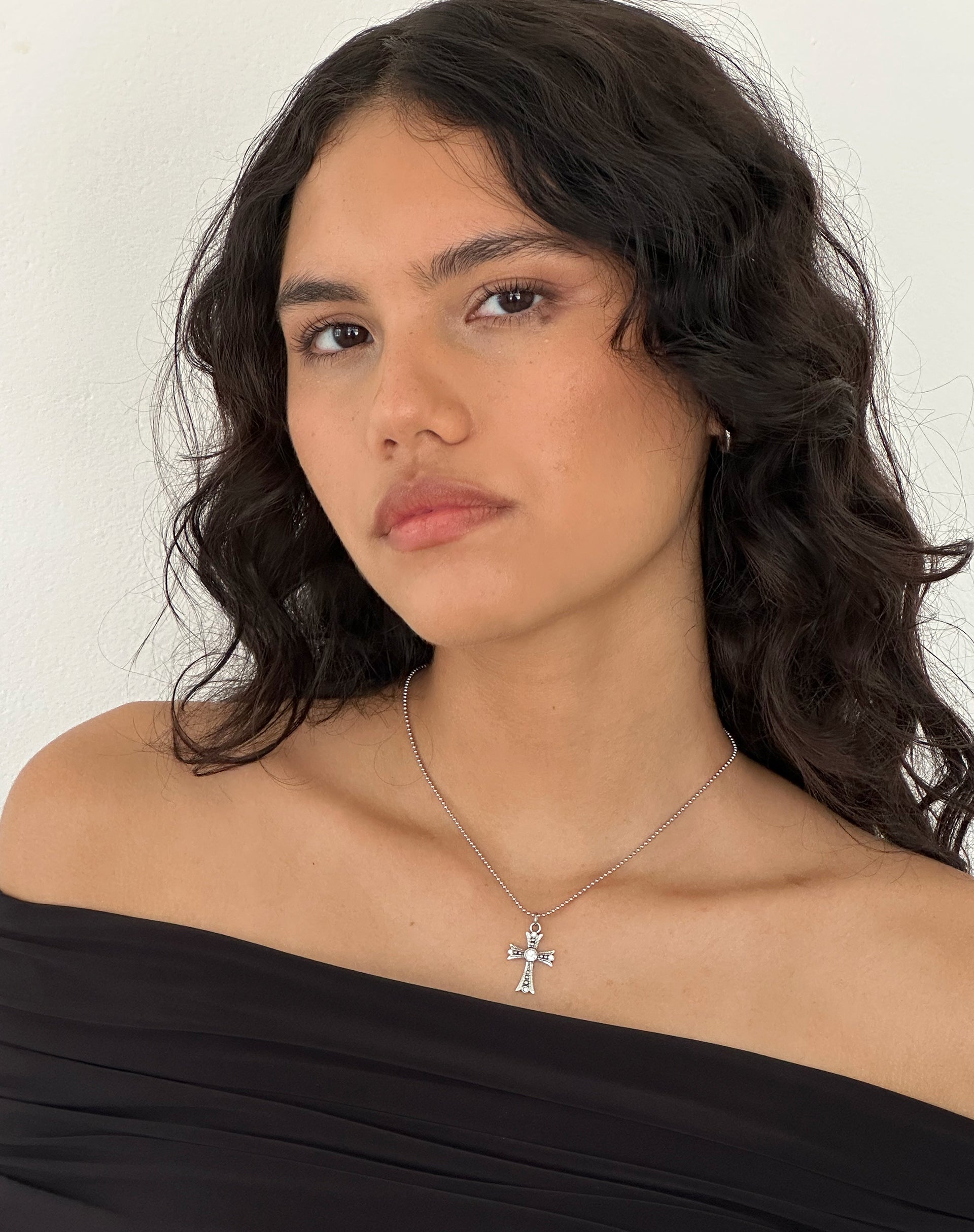 Imagen de Niki Silver Cross Necklace de Gemini Jewels