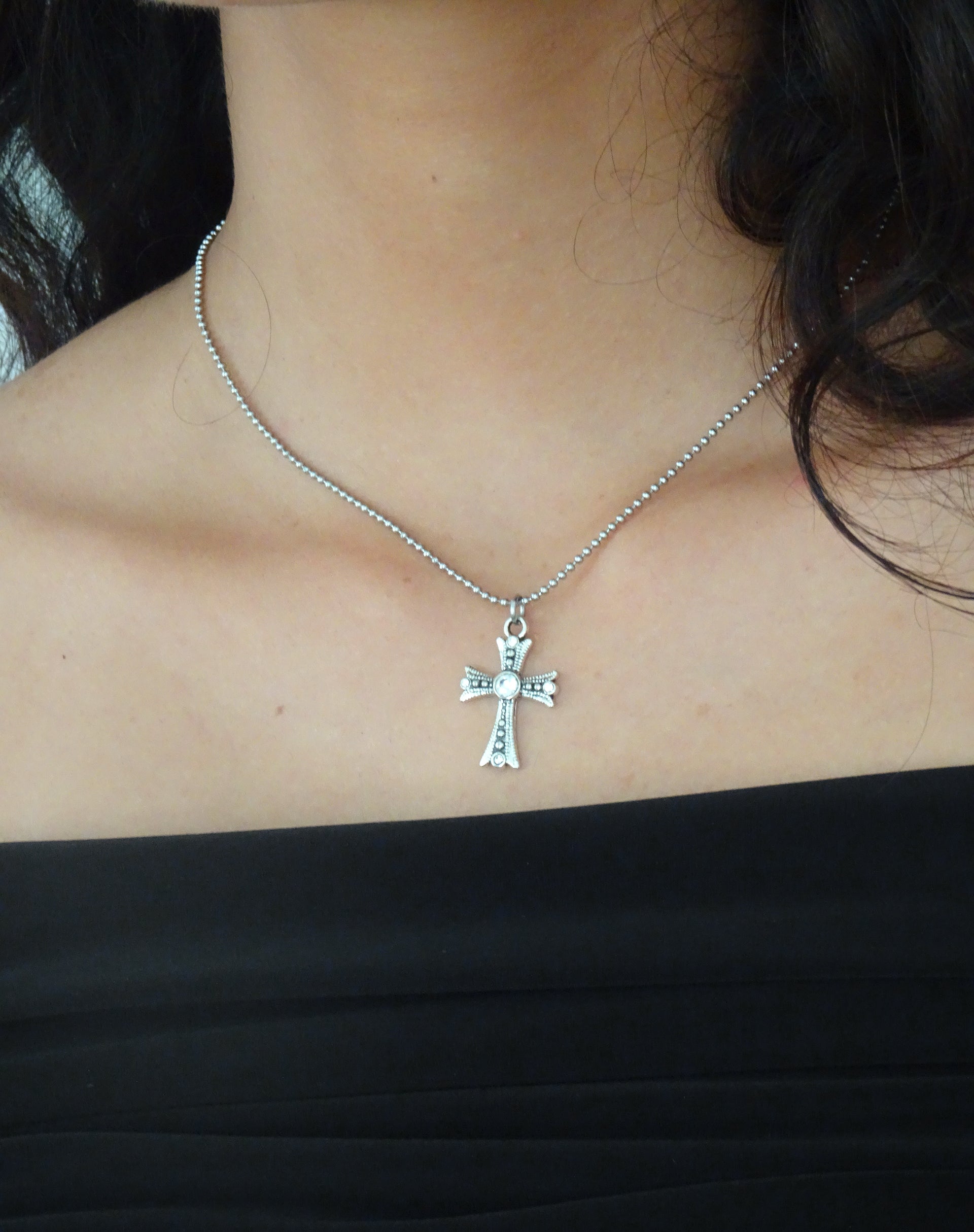 Imagen de Niki Silver Cross Necklace de Gemini Jewels