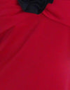 Rojo con roseta negra