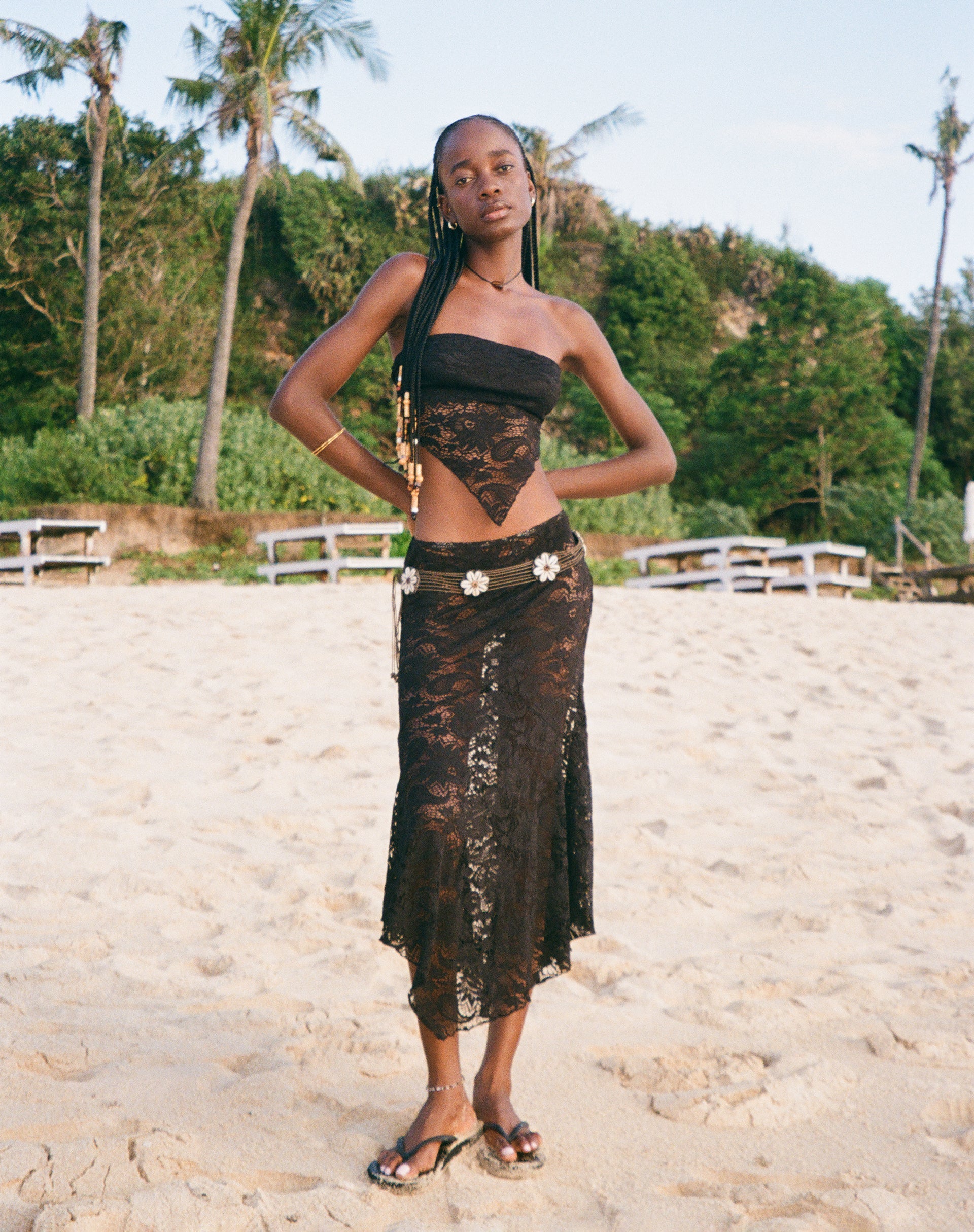 imagen de Vana Waterfall Hem Lace Midi Skirt in Jet Black