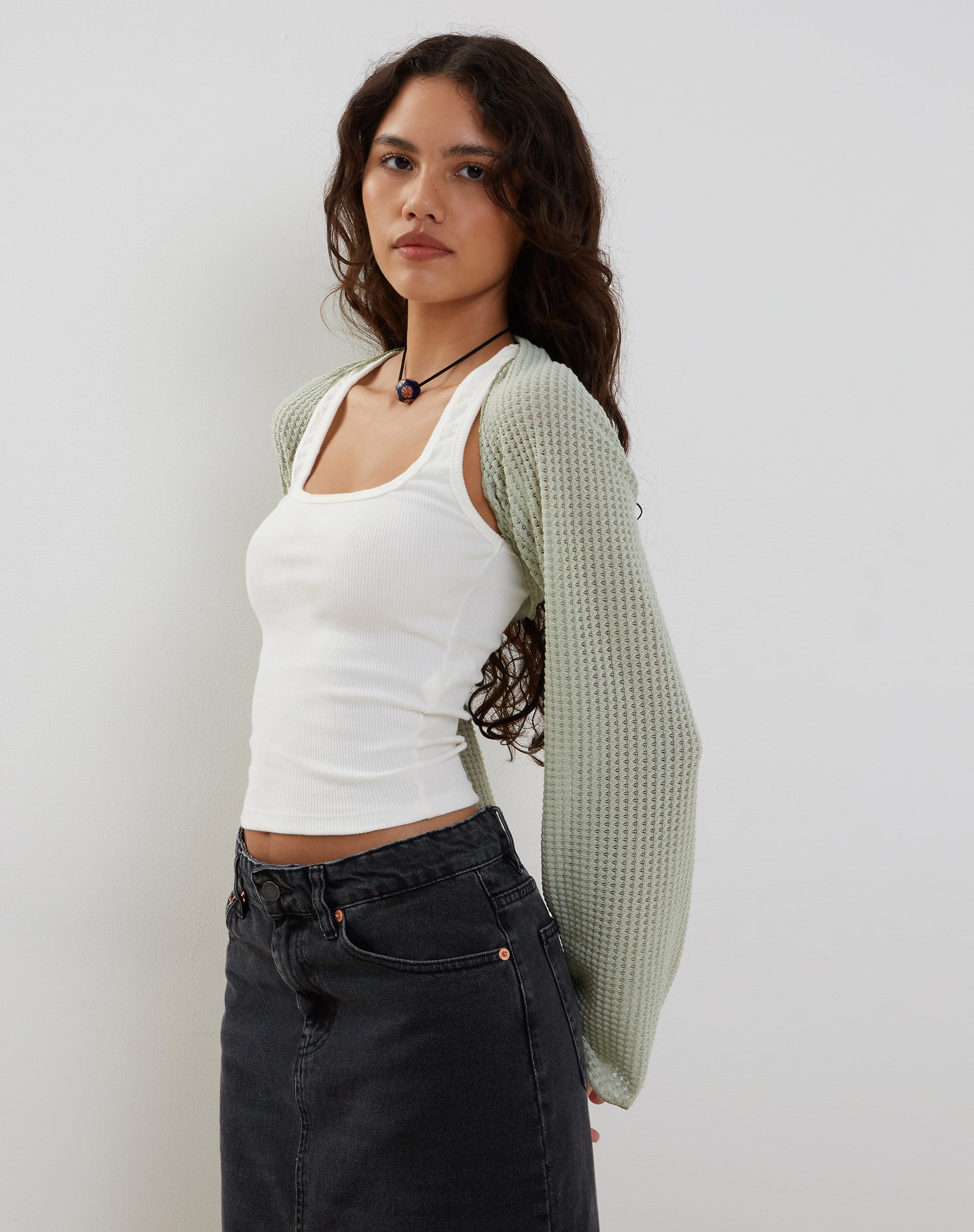 Imagen de Nobila Shrug Top en ganchillo texturizado Sage