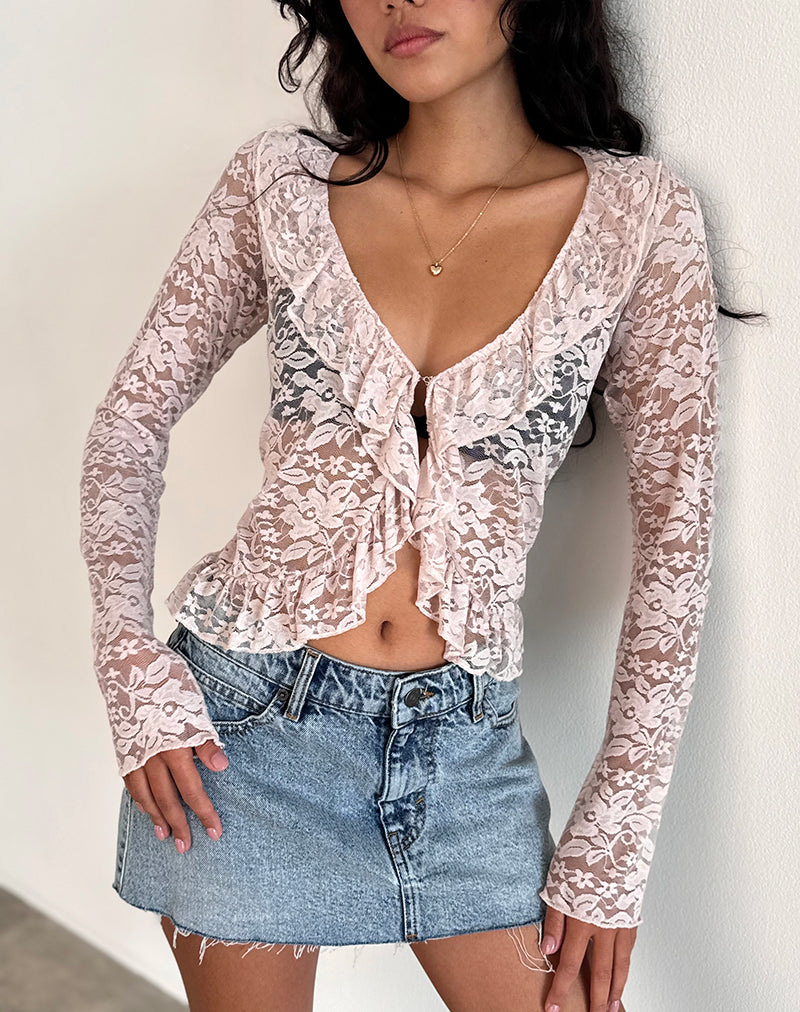 Imagen de Noemi Cardi en encaje loto rosa