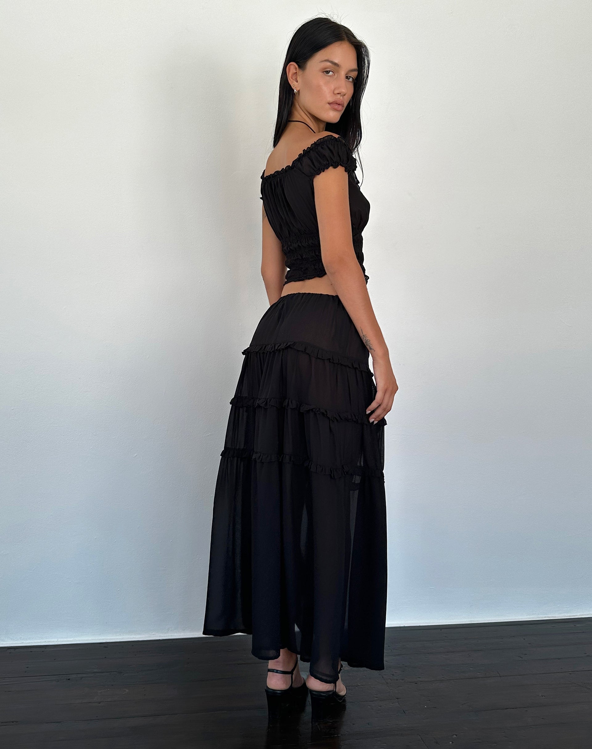 Imagen de Norah Tiered Maxi Skirt in Black Chiffon