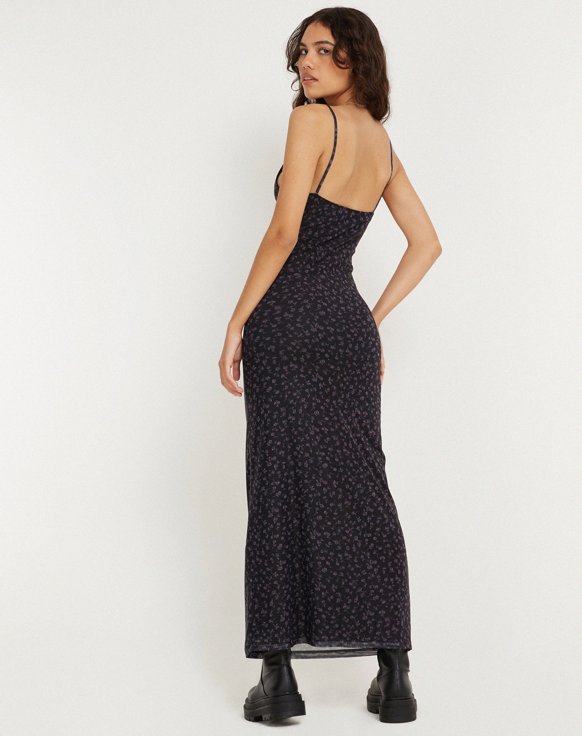 imagen de Norila Maxi Dress in Dark Ditsy Rose Black