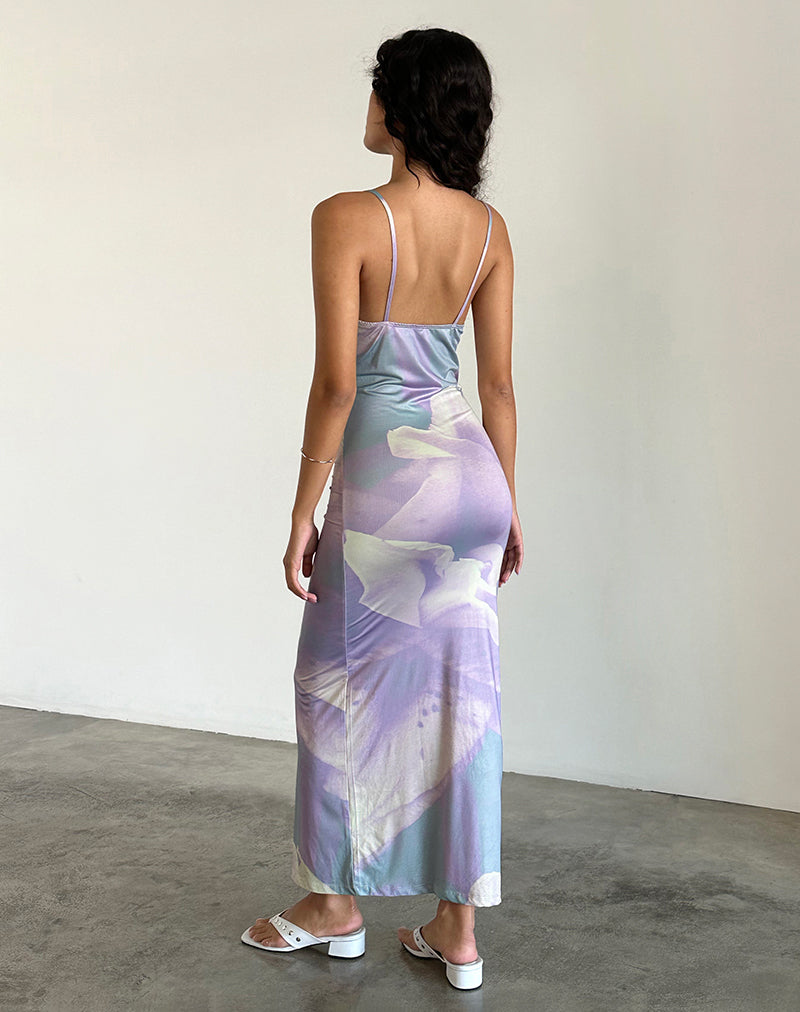 Imagen del vestido Norila Cami Maxi Dress in Slinky Orchid Petals Lilac