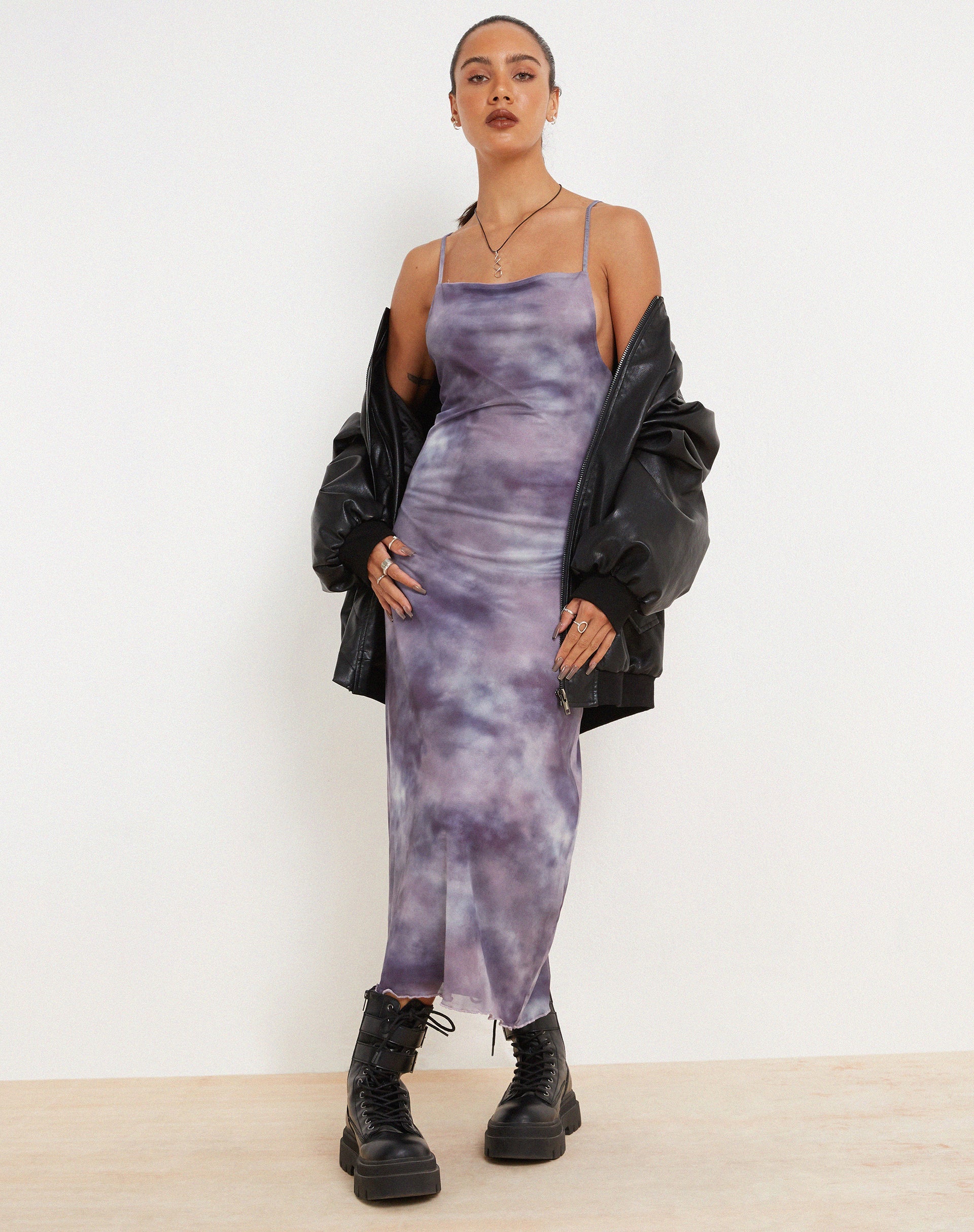 imagen de Norishi Printed Mesh Midi Dress in Smokey Gradients Purple