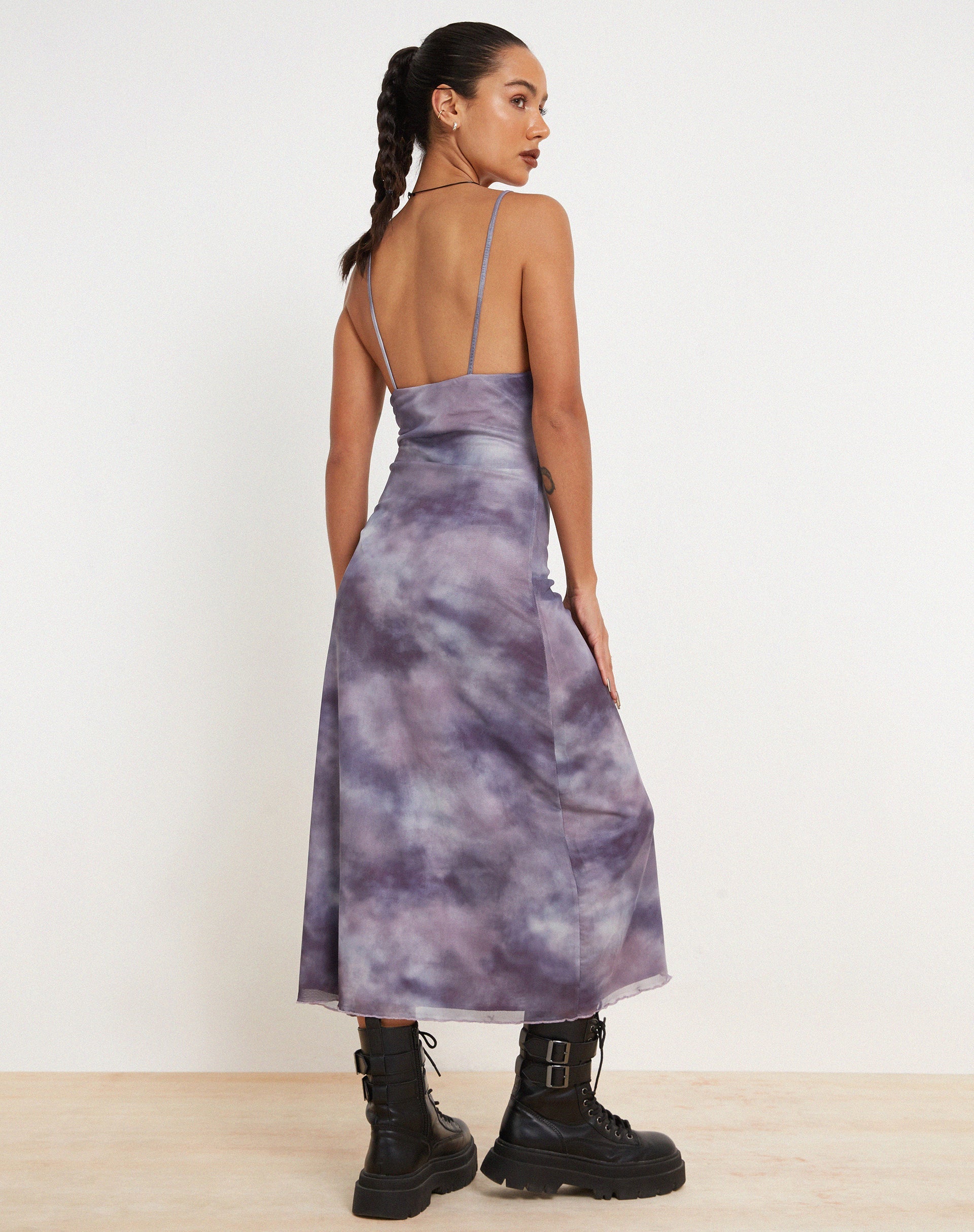 imagen de Norishi Printed Mesh Midi Dress in Smokey Gradients Purple