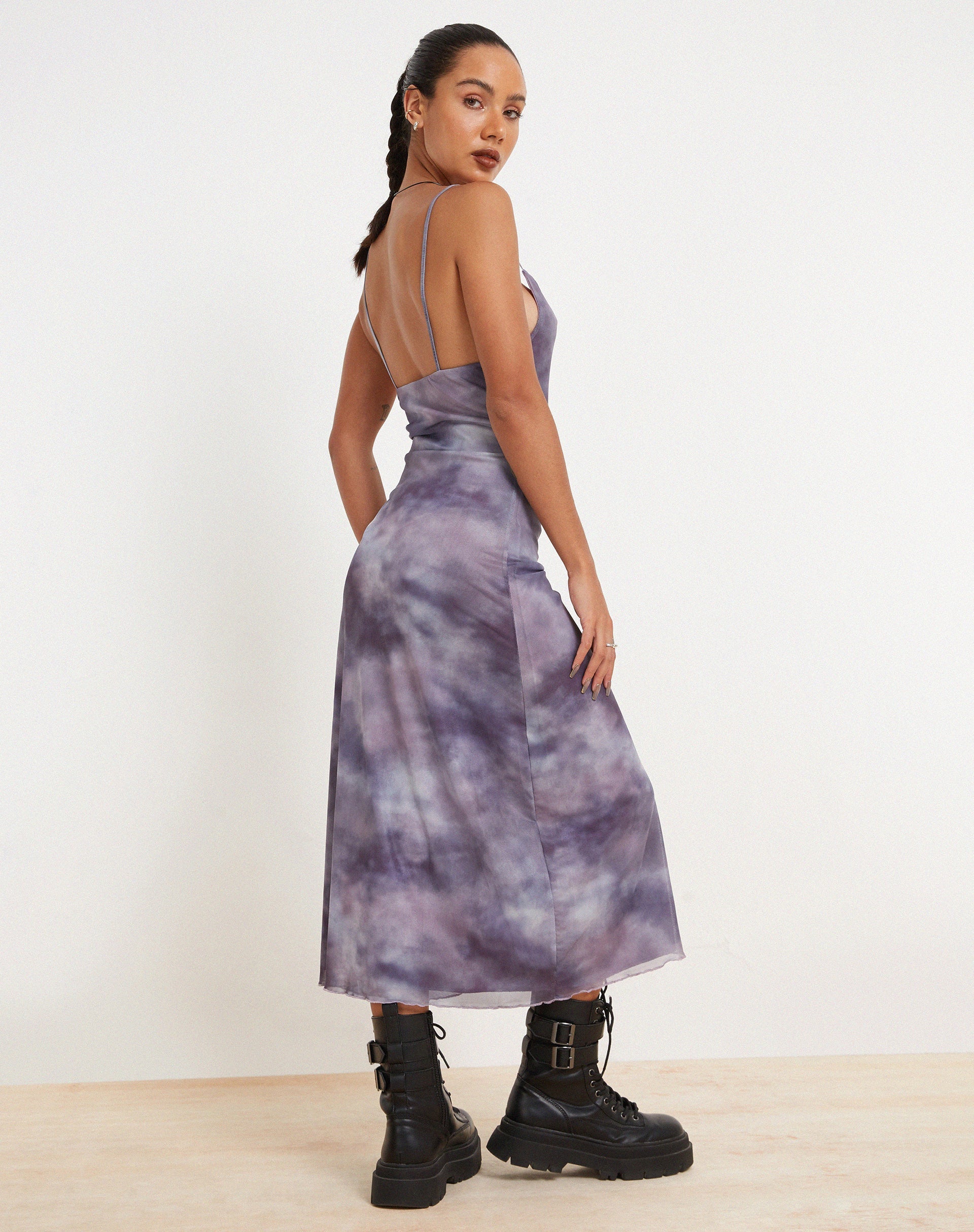 imagen de Norishi Printed Mesh Midi Dress in Smokey Gradients Purple
