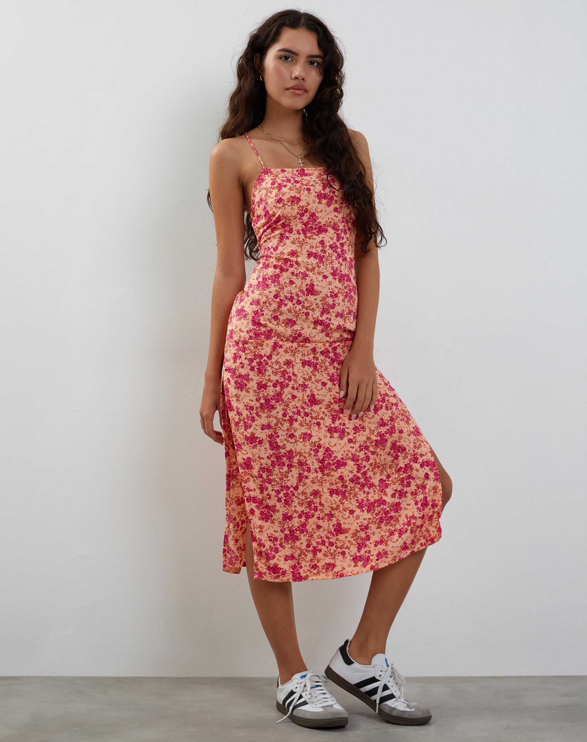 Imagen de Nosita Vestido Midi en Cantaloupe Wild Dark Flower