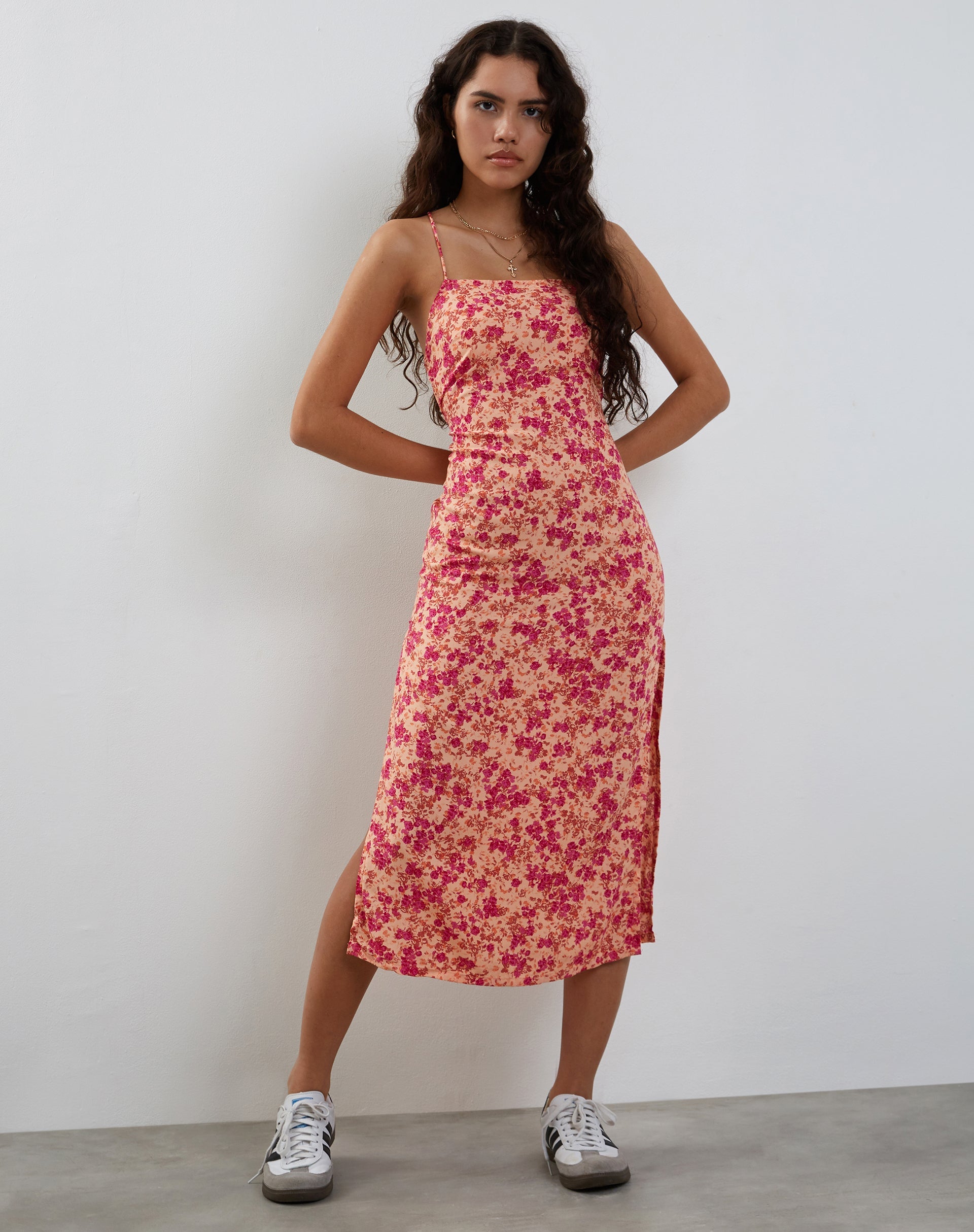 Imagen de Nosita Vestido Midi en Cantaloupe Wild Dark Flower