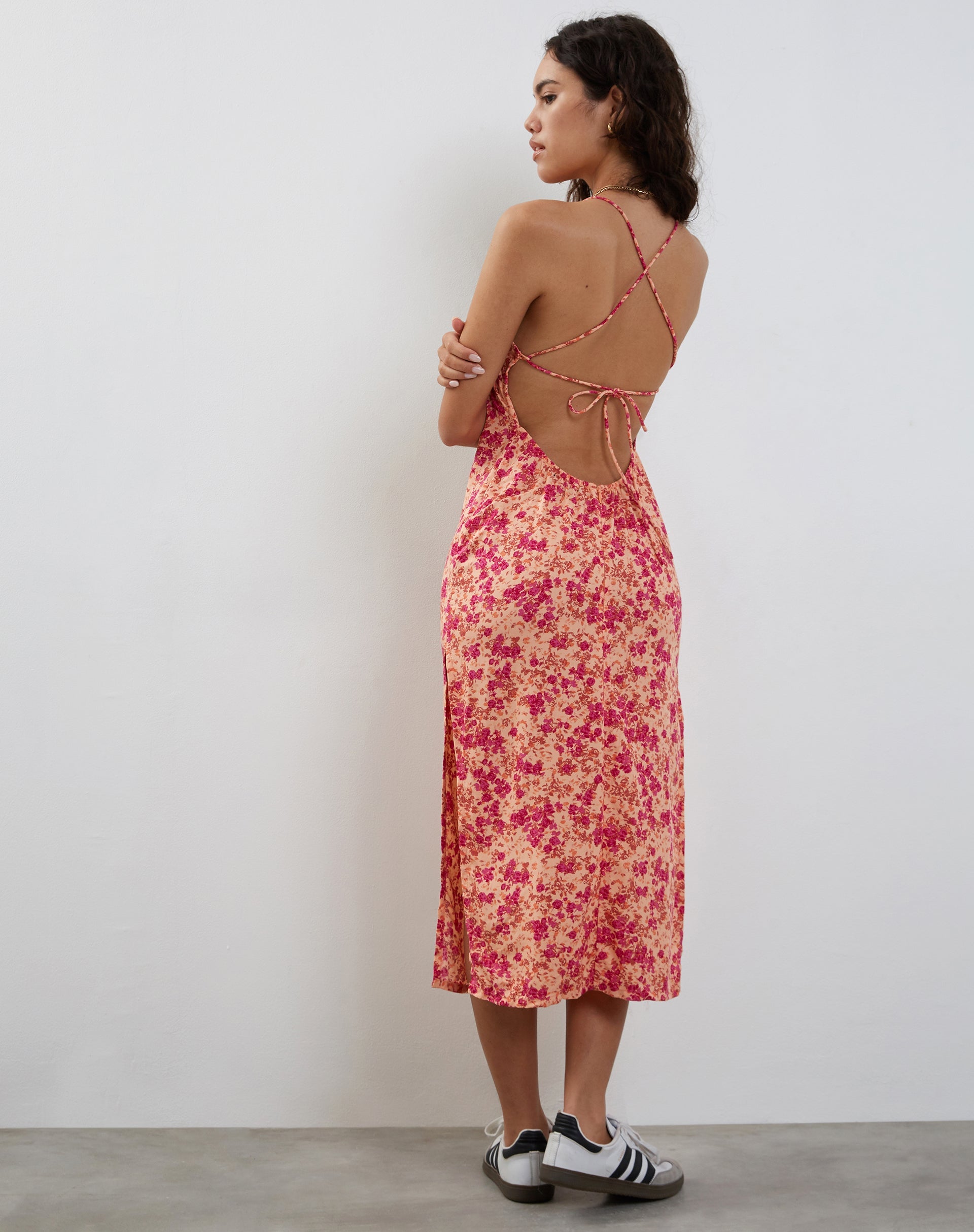 Imagen de Nosita Vestido Midi en Cantaloupe Wild Dark Flower