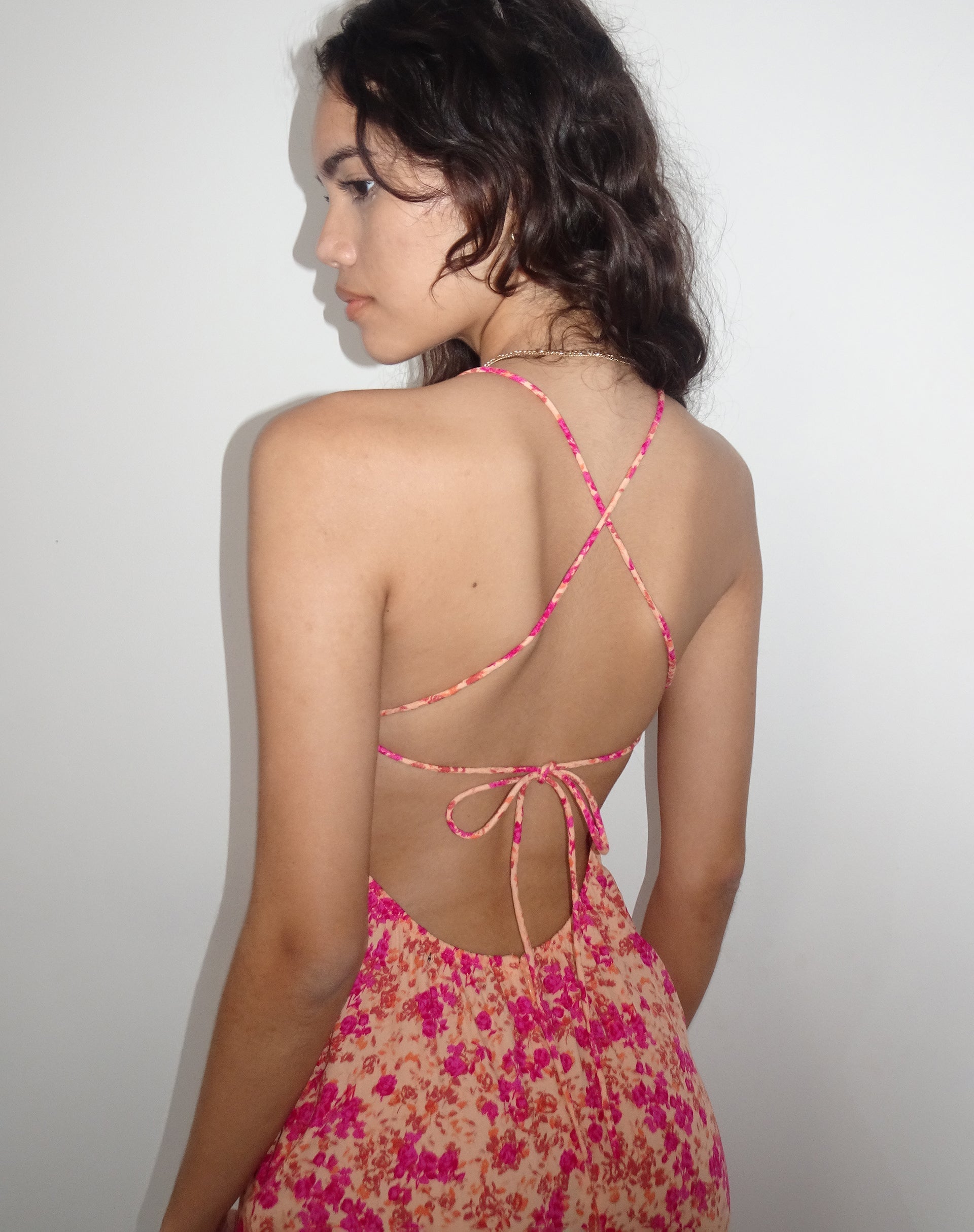 Imagen de Nosita Vestido Midi en Cantaloupe Wild Dark Flower