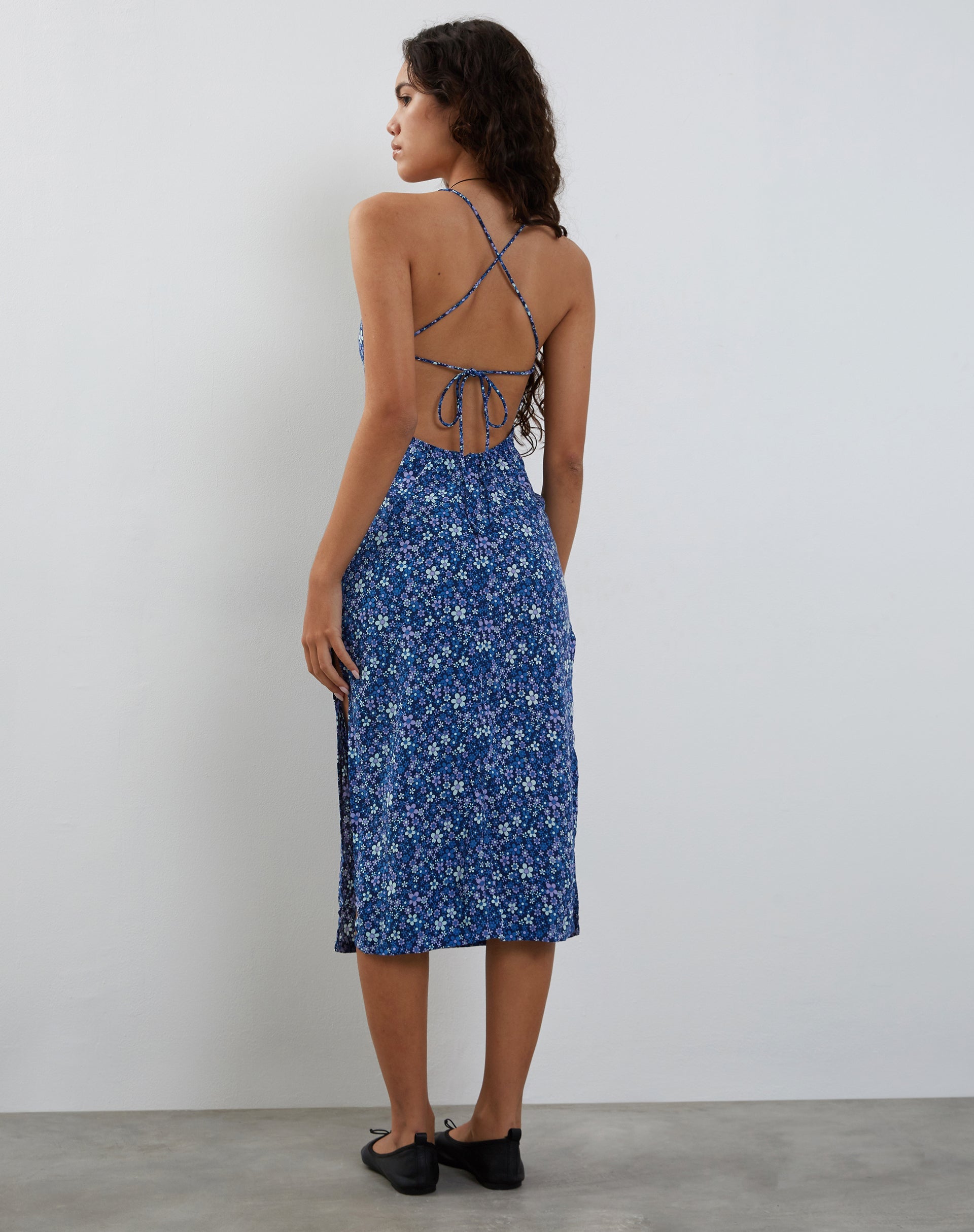 Imagen del vestido Nosita Midi en azul retro
