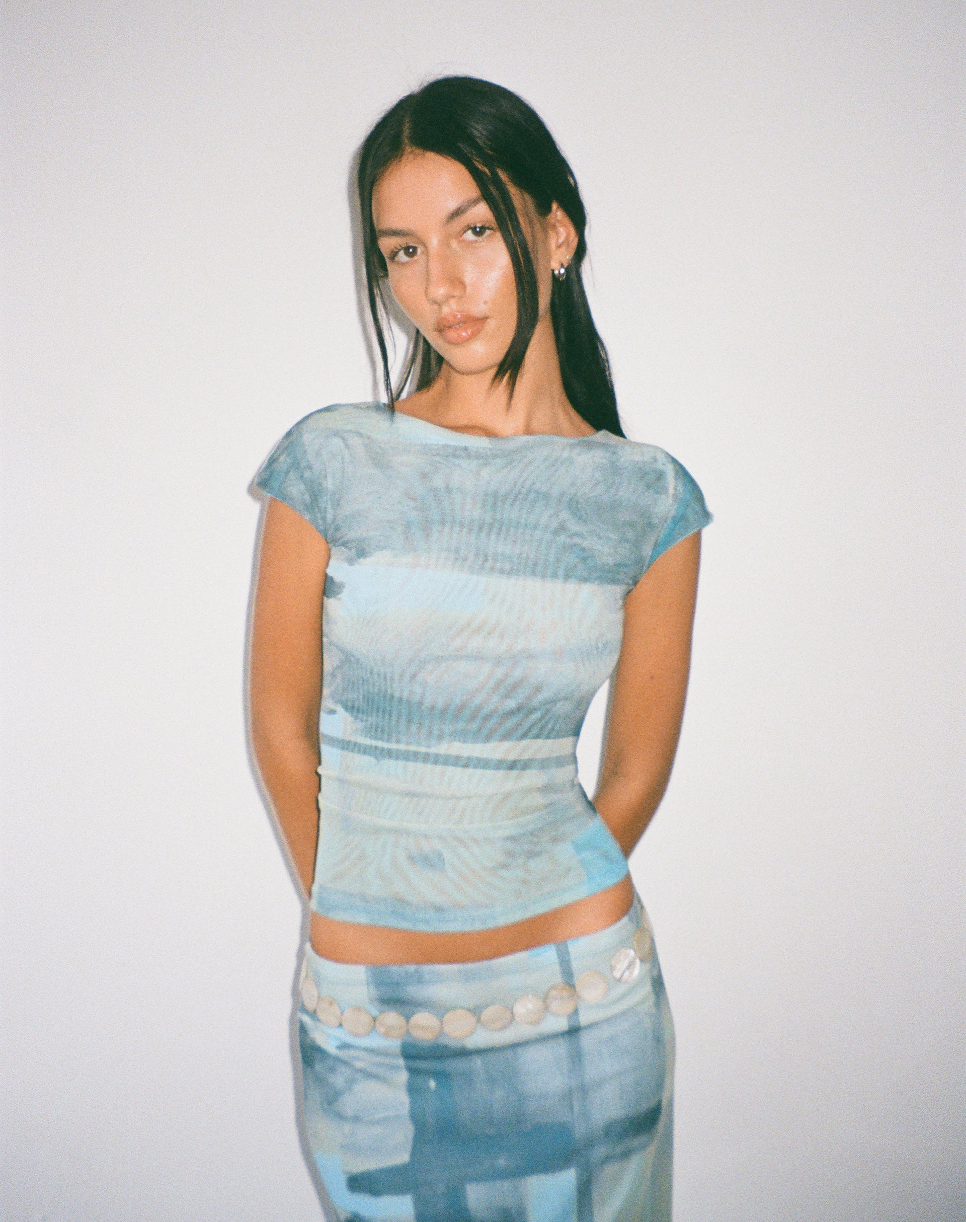 Imagen de MOTEL X JACQUIE Nova Top en Malla Verde y Azul Pincel Abstracto