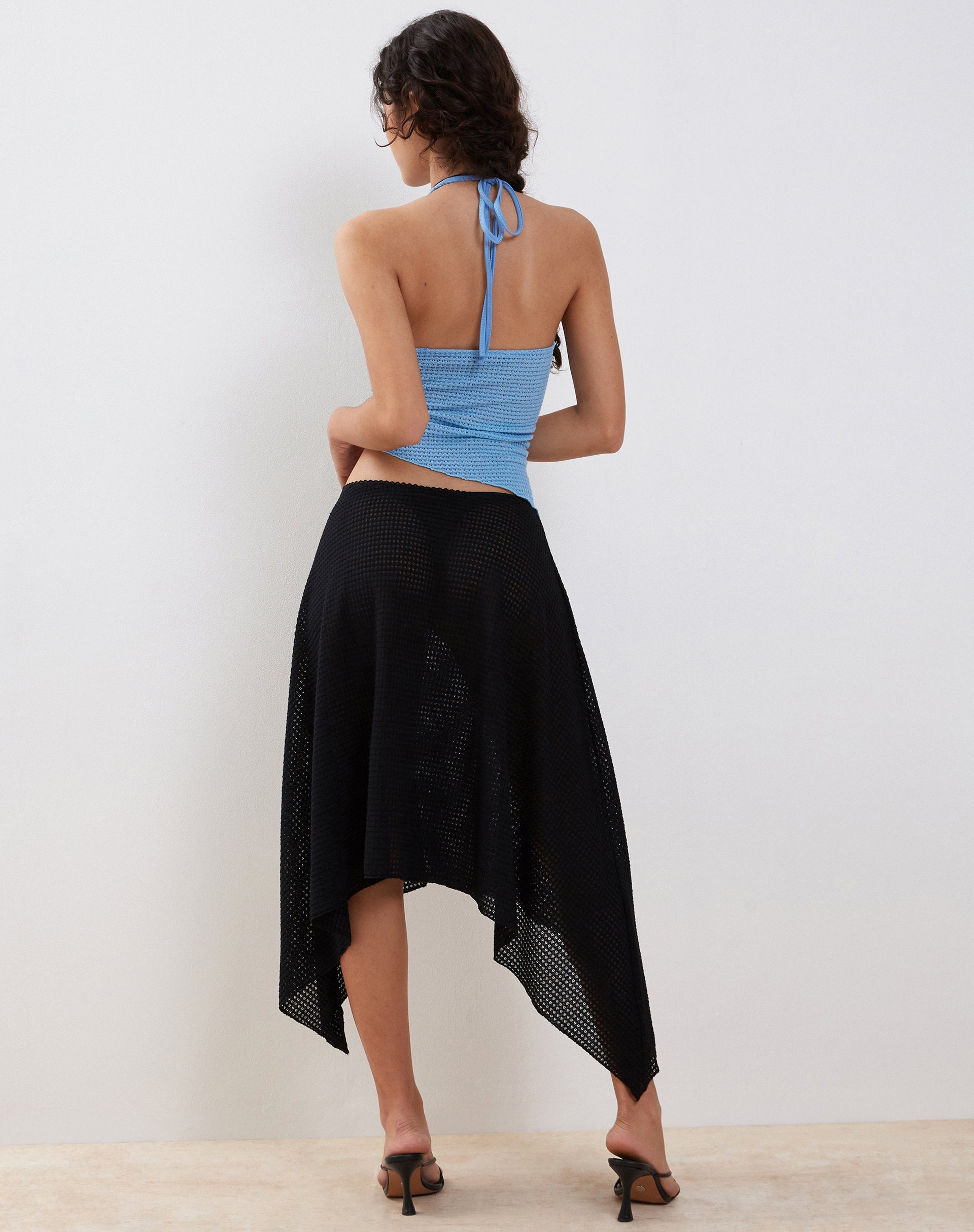 Imagen de Oceane Top cuello redondo en crochet texturizado azul