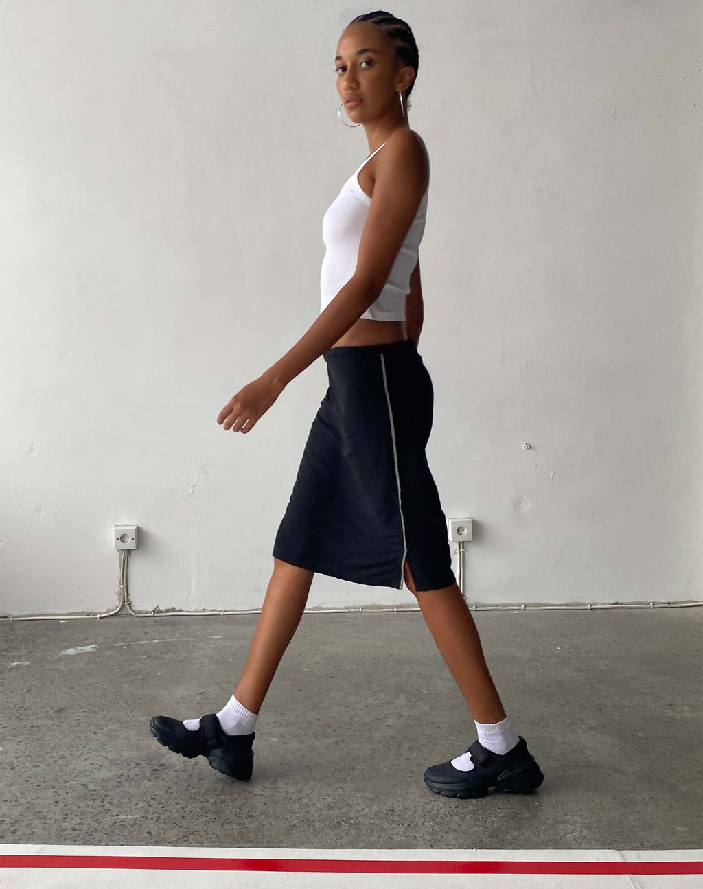 Falda Ashlyn Cargo Midi Negra con Rayas Blancas