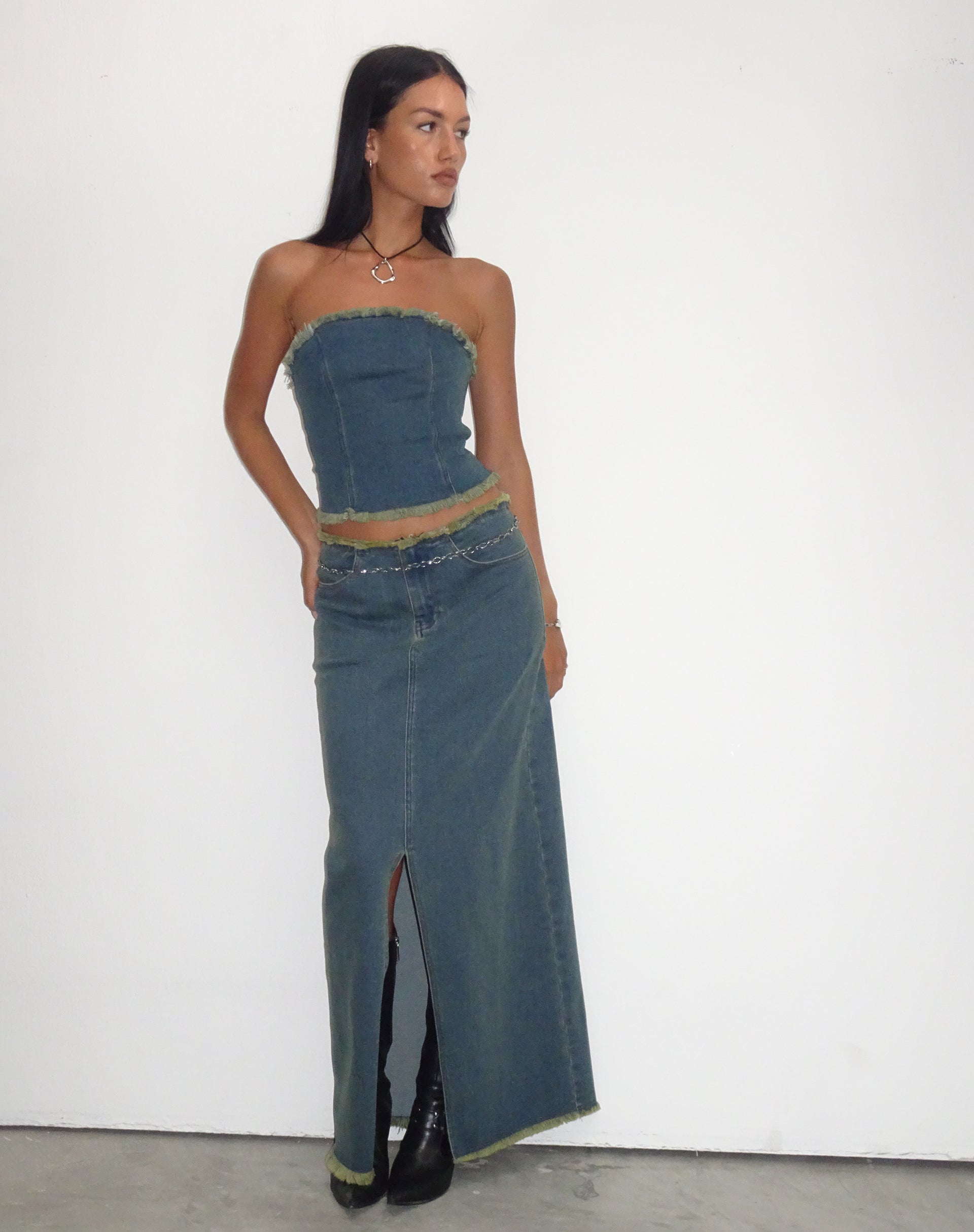 Imagen de Zaenap Frayed Denim Maxi Skirt in Brown Blue Acid