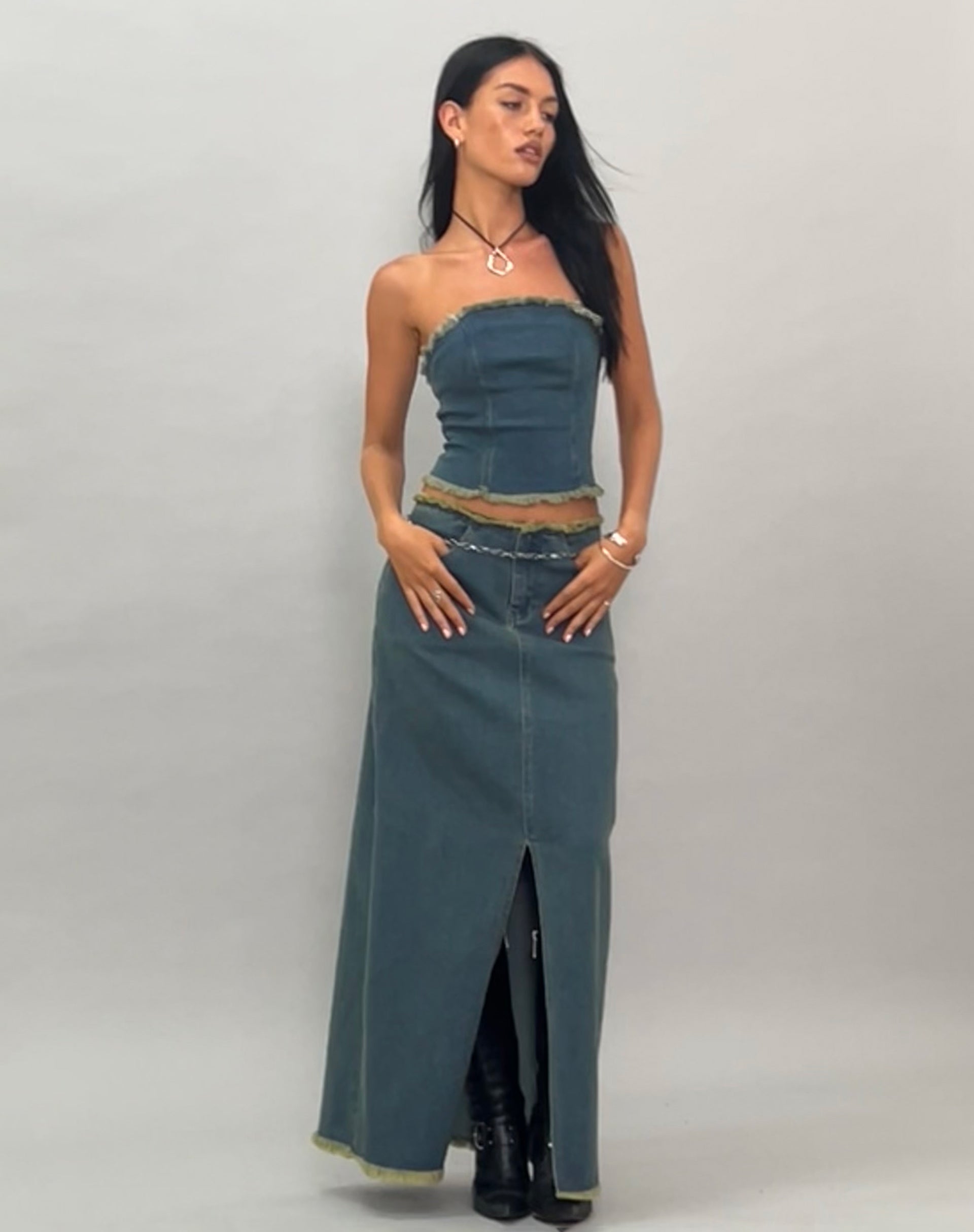 Imagen de Zaenap Frayed Denim Maxi Skirt in Brown Blue Acid