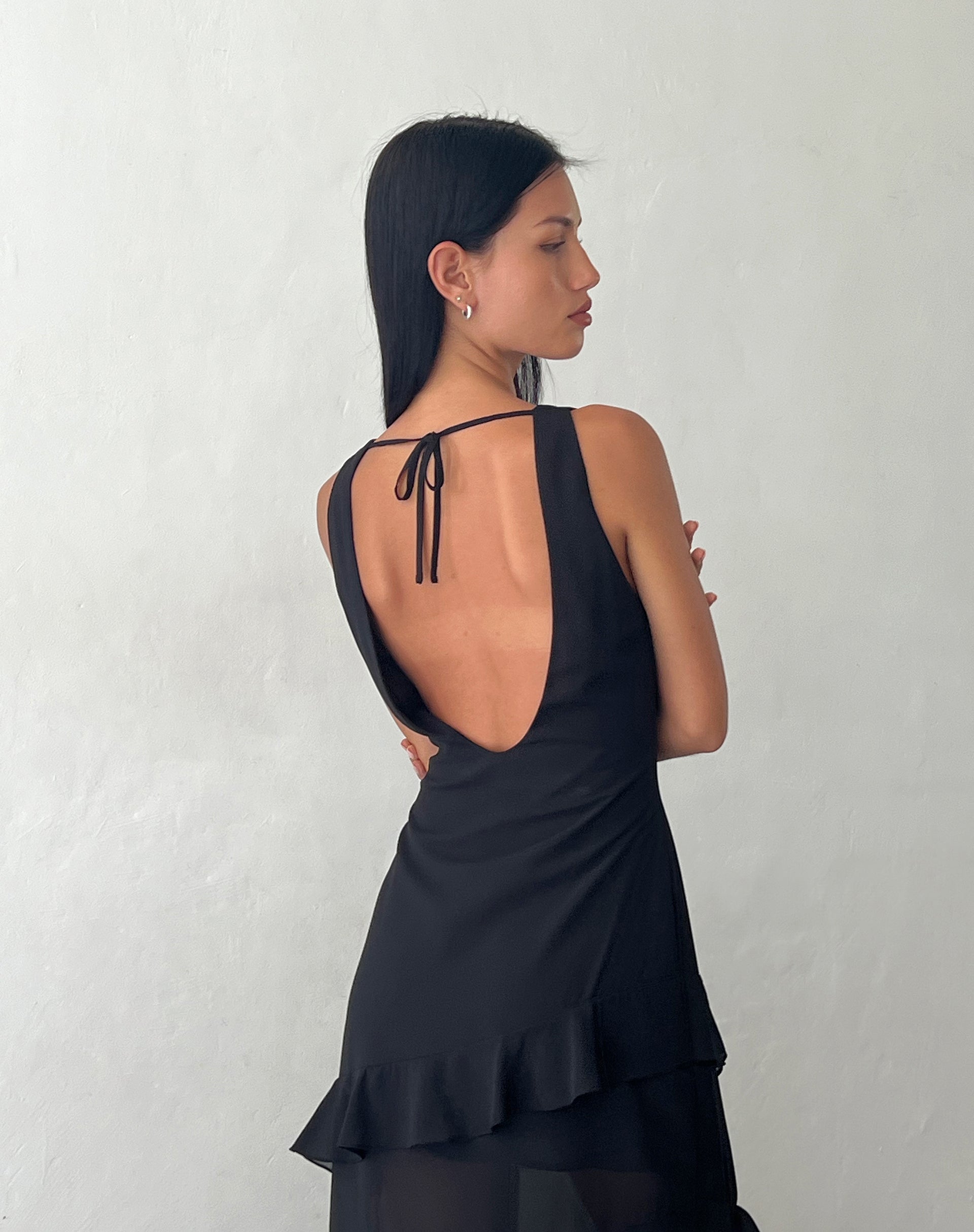 Imagen de Otna Vestido largo de gasa con volantes en negro