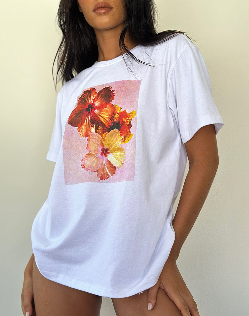 Imagen de Oversized Basic Tee in White Hibiscus