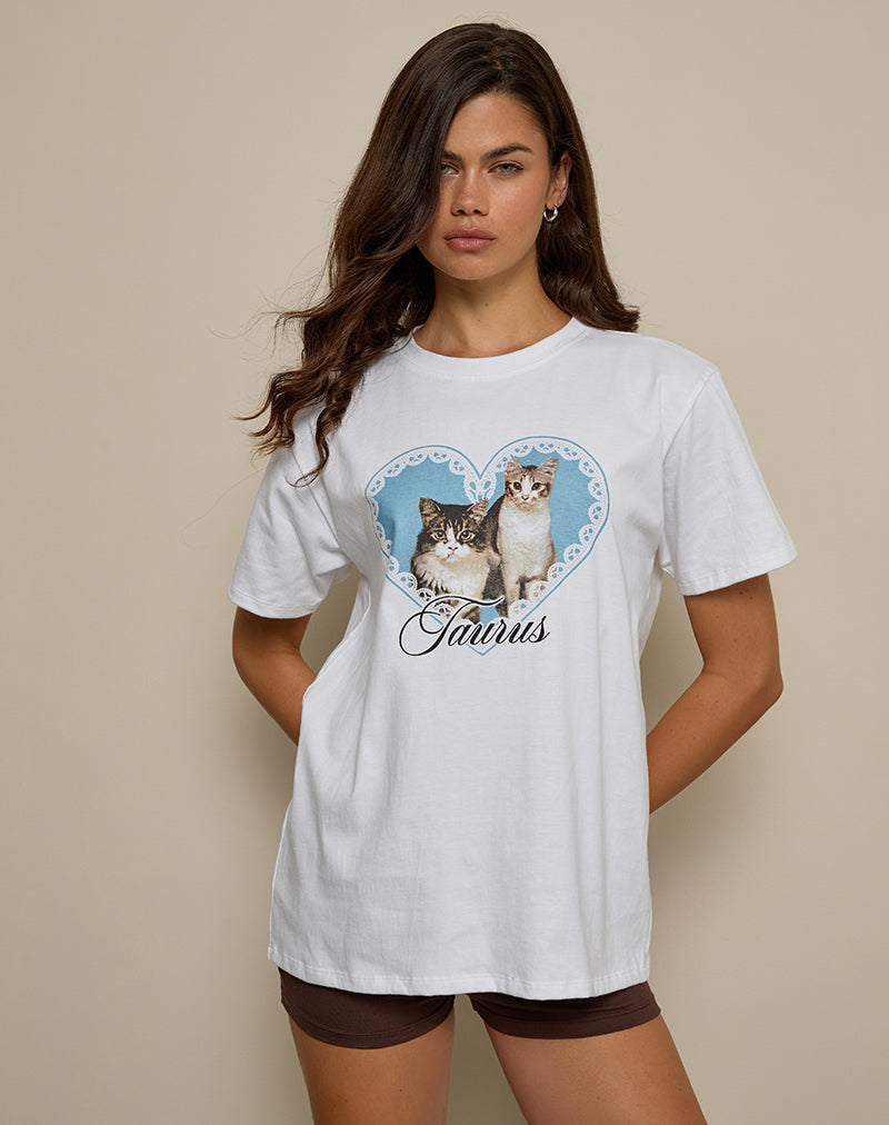 Image of Camiseta básica oversize blanca con estampado de mascotas Taurus Motel
