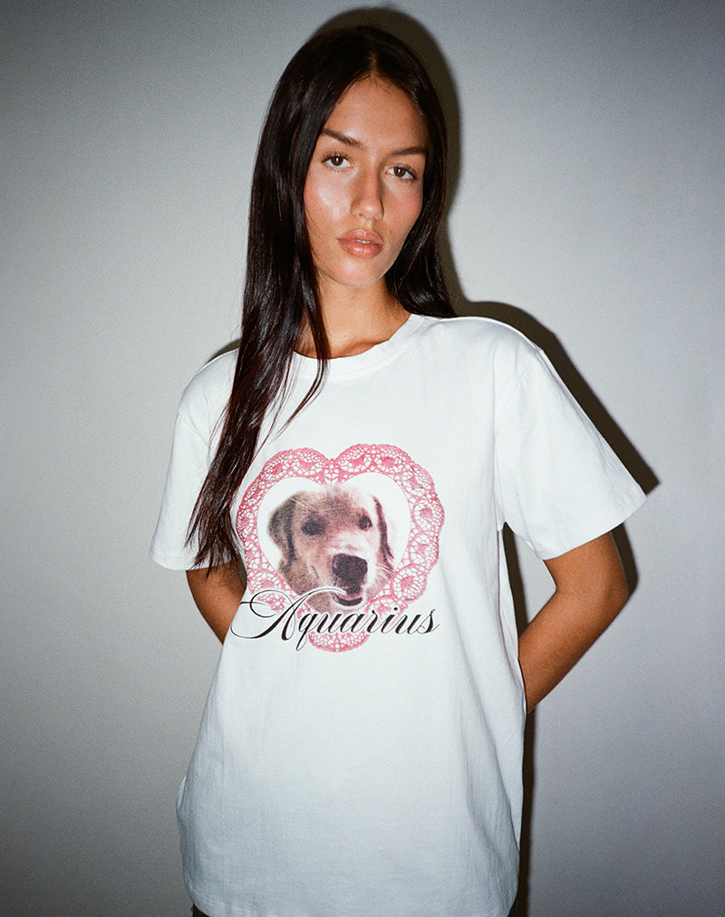 Imagen de Oversized Basic Tee in White with Aquarius Dog Graphic
