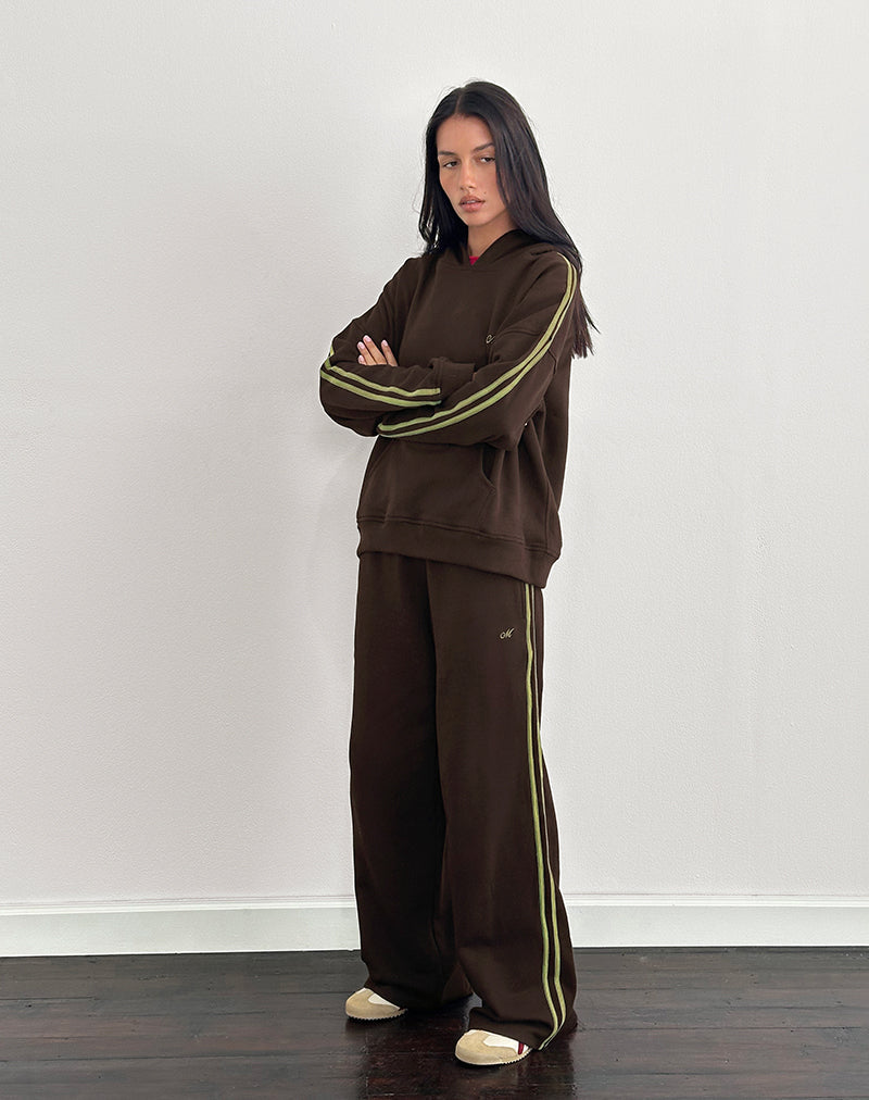 Imagen de Oze Trackpant en chocolate amargo con ribete verde y bordado M