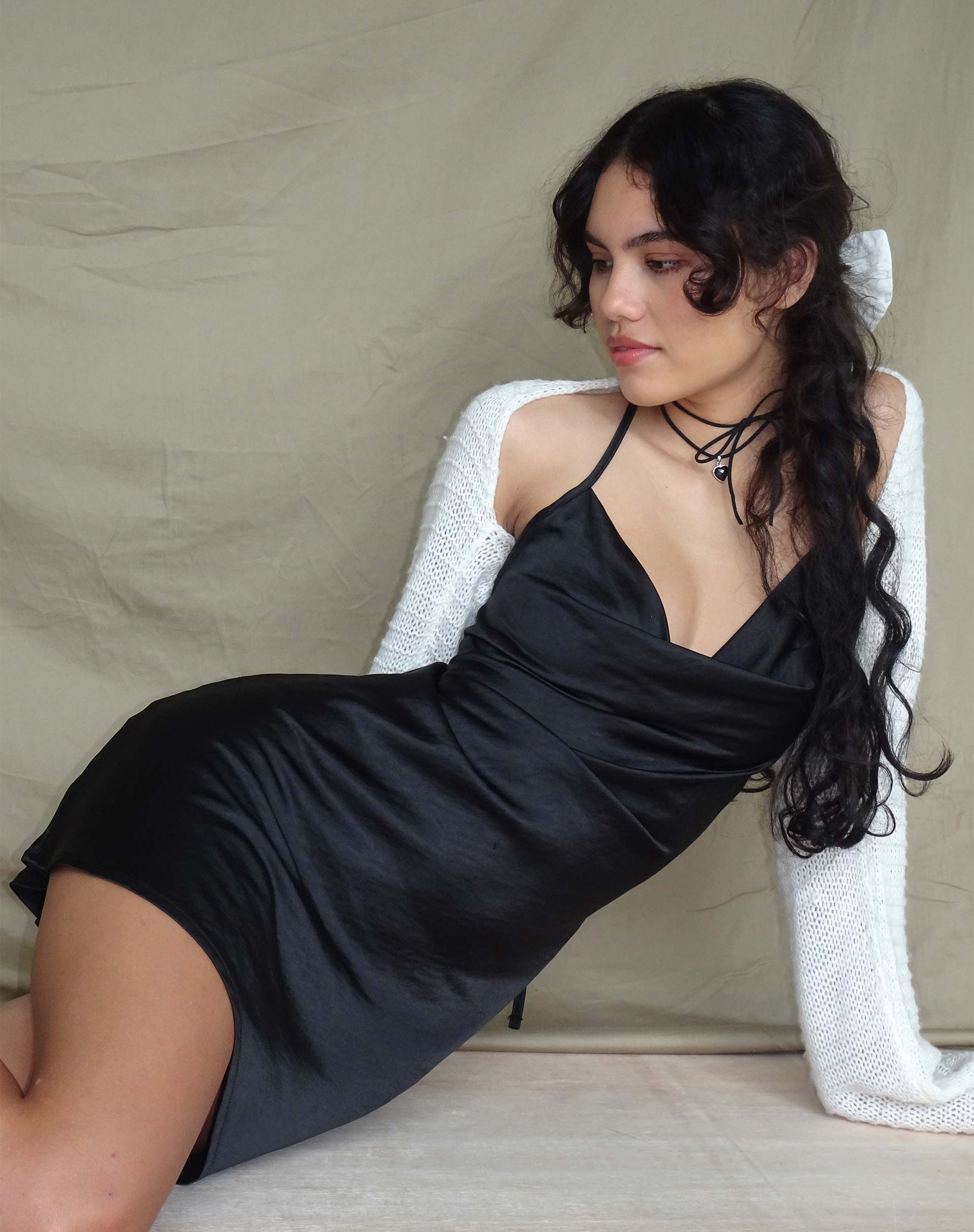 Imagen del vestido Paiva de satén negro