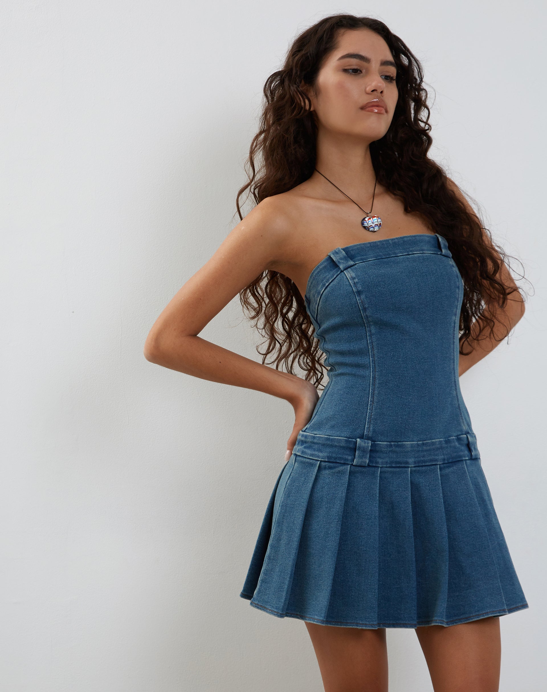 Imagen de Pajaya Minivestido vaquero bandeau en azul lavado