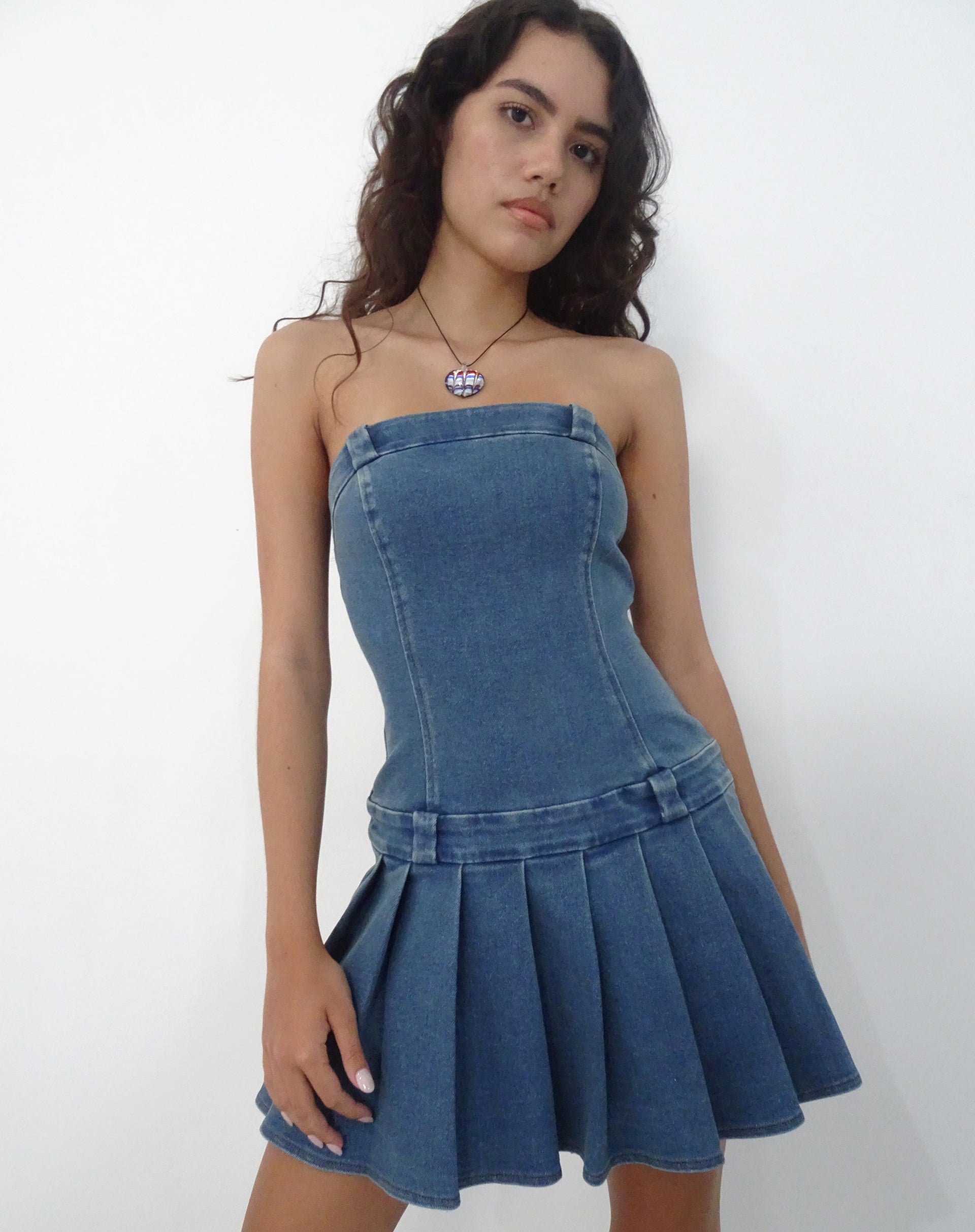 Imagen de Pajaya Minivestido vaquero bandeau en azul lavado