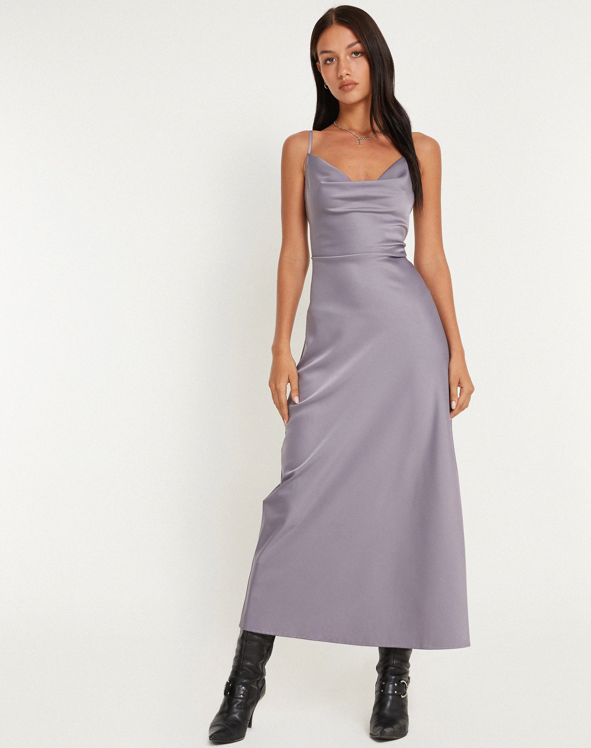 IMAGEN DE Vestido Palasha Midaxi en Satén Gris Cresta