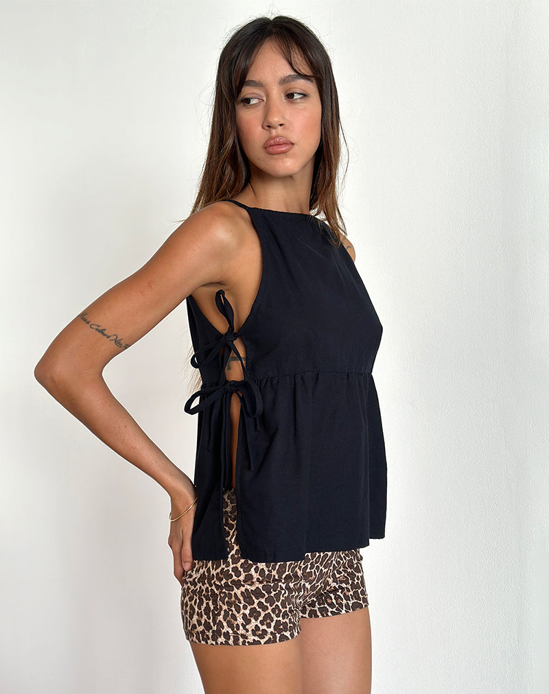Imagen de Palsi Tie Side Sleeveless Top in Black