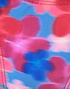 Flor borrosa azul y rosa