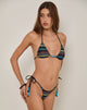 Imagen de braguita de bikini Lentra con abalorios en raya oscura negro y azul